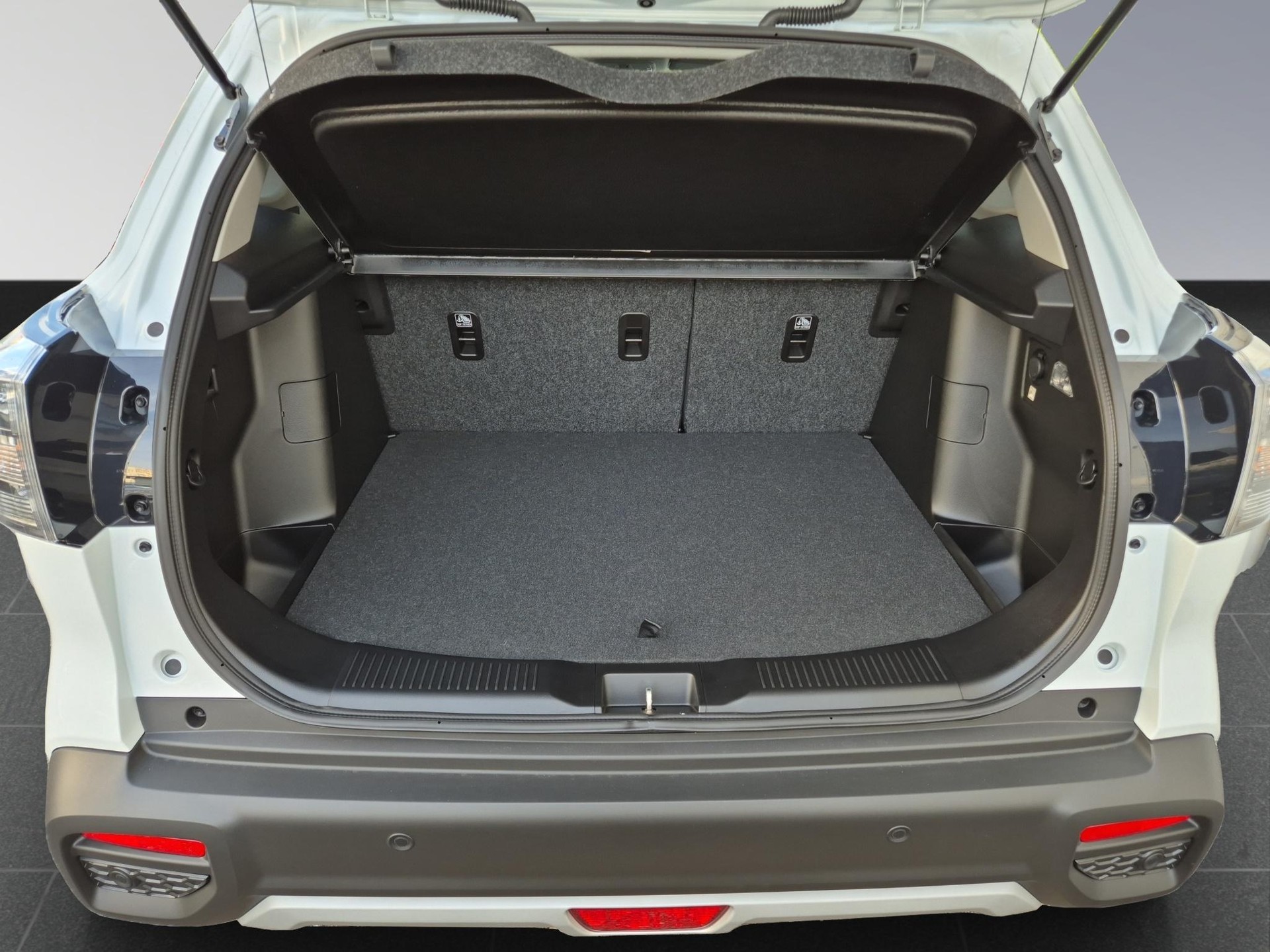 SUZUKI S-Cross 1.4 T Compact Top Hybrid 4x4-image-17