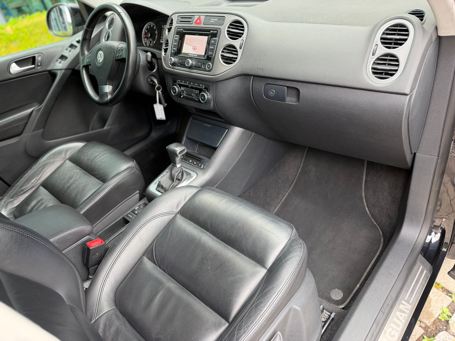 VW Tiguan 2.0 TSI Sport&Style Tiptronic-image-18