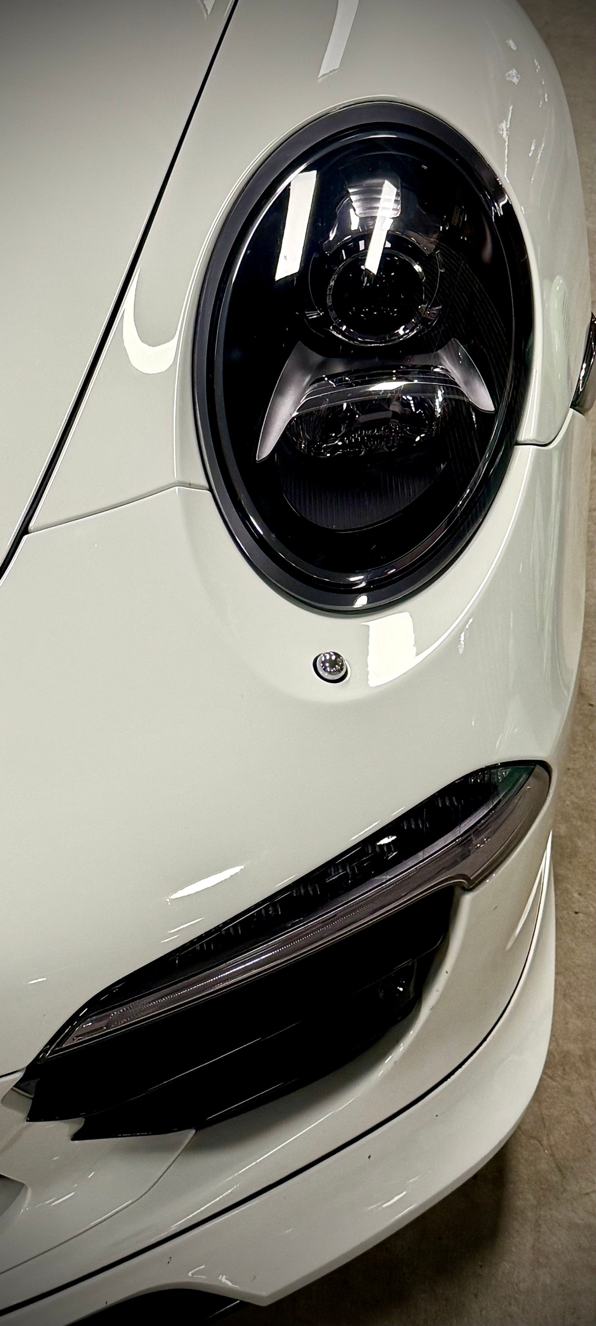 PORSCHE 4S Techart-showroom-element-3