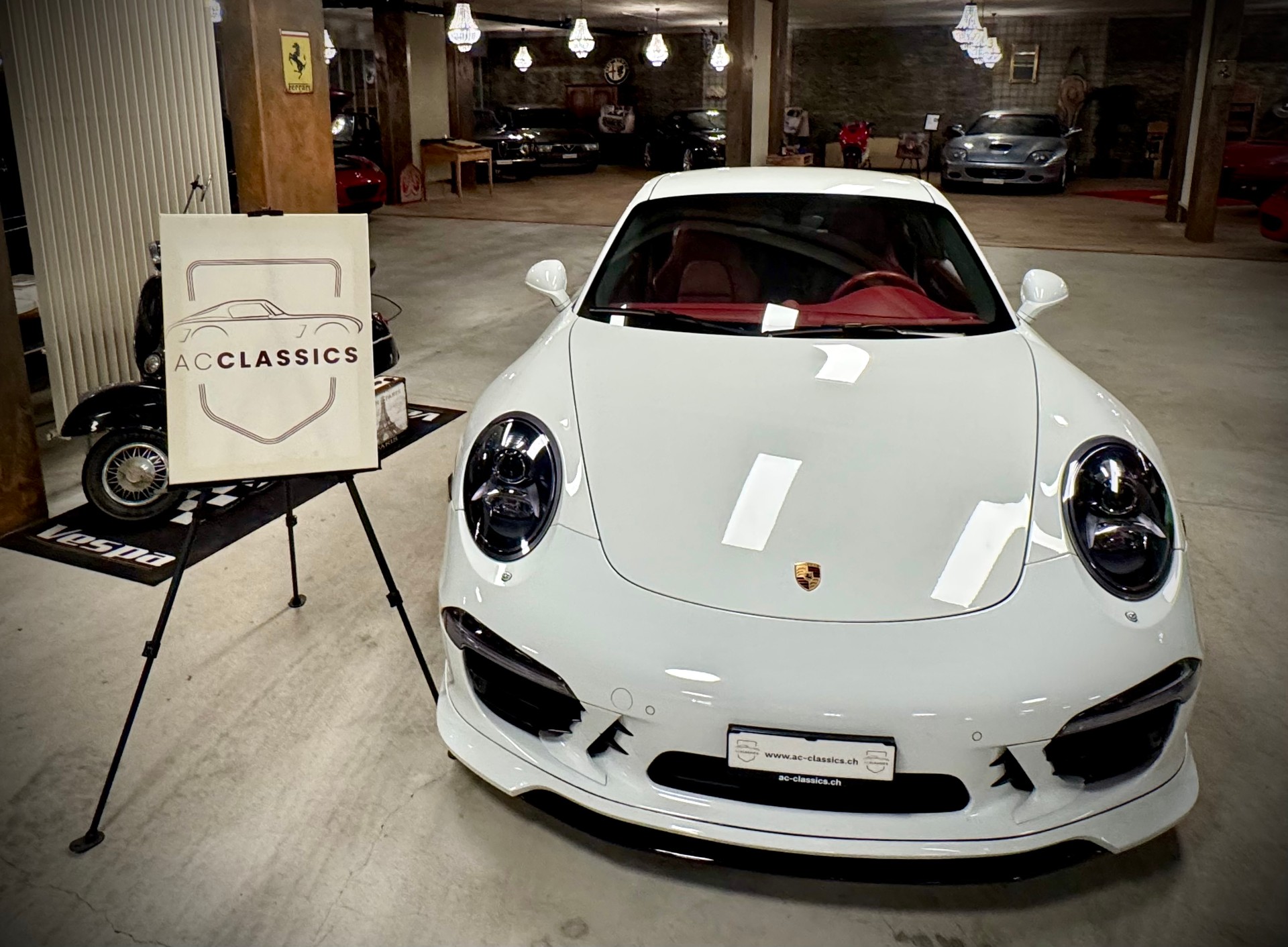 PORSCHE 4S Techart-showroom-element-1