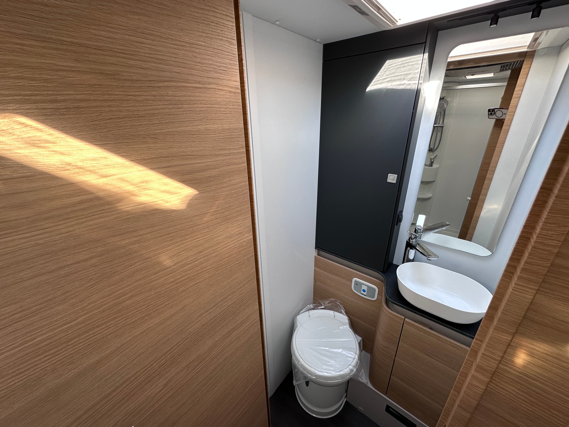 ADRIA Matrix 650 DL 60Y Deluxe-image-14