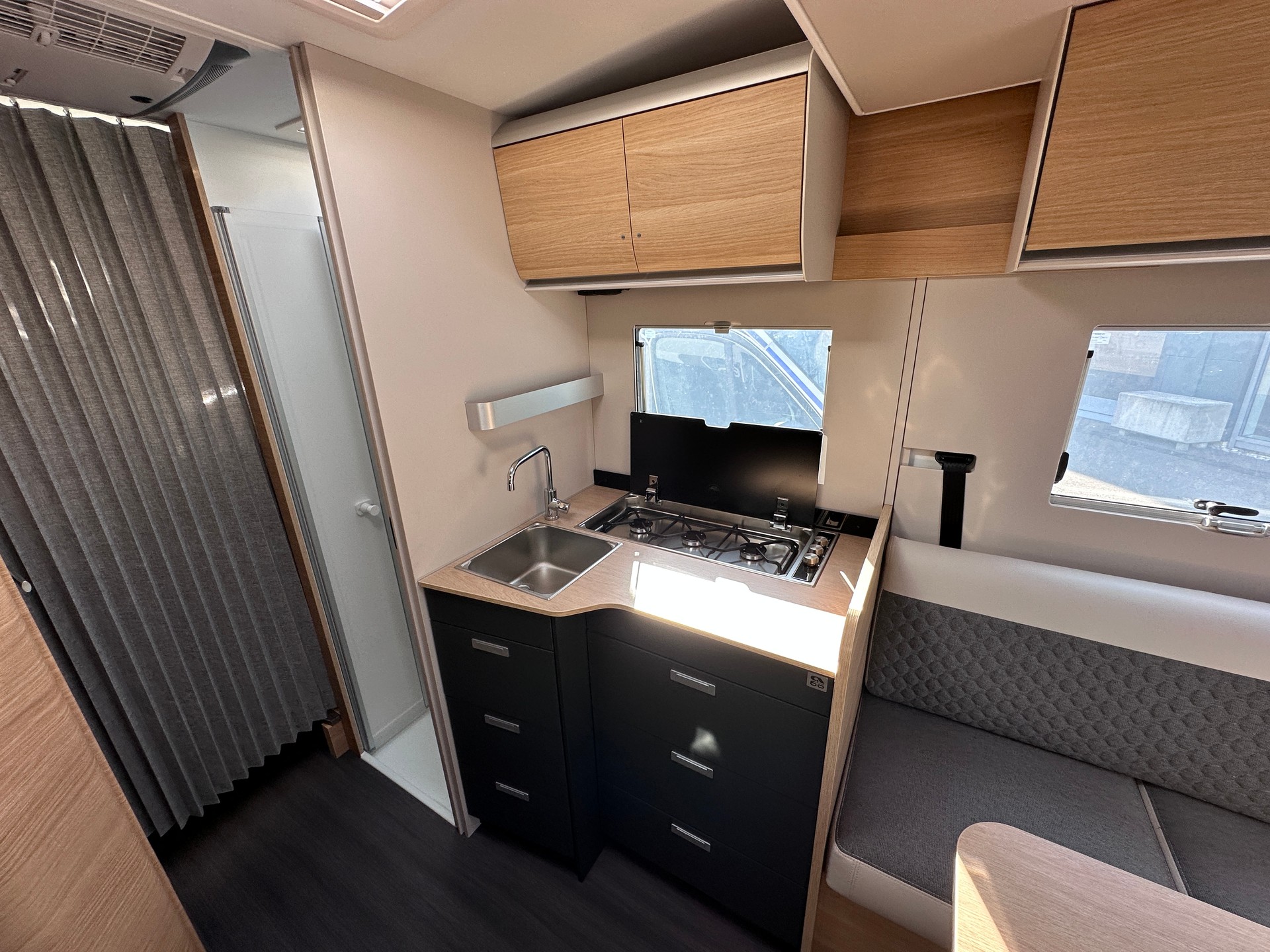 ADRIA Matrix 650 DL 60Y Deluxe-image-11