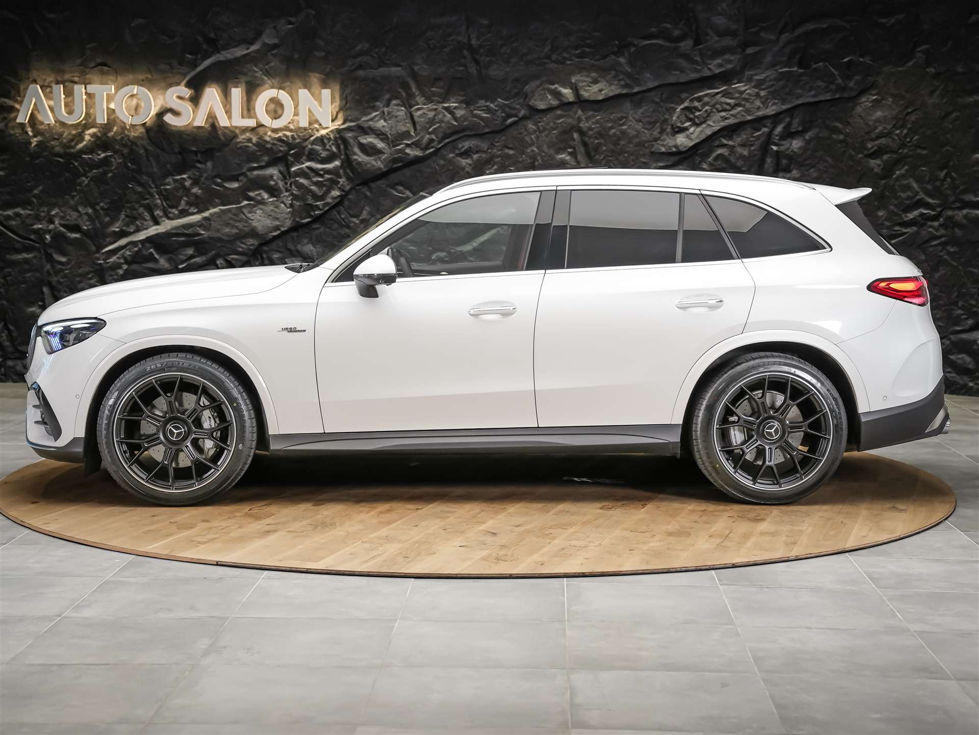 MERCEDES-BENZ GLC 43 AMG Executive Edition 4Matic 9G-Tronic *Head Up Display*Panorama*Abstandsregler*-showroom-element-2