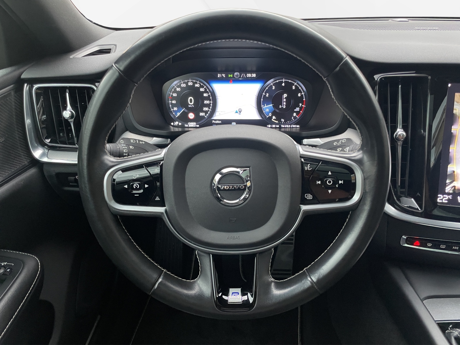 VOLVO V60 2.0 T5 R-Design AWD-image-11