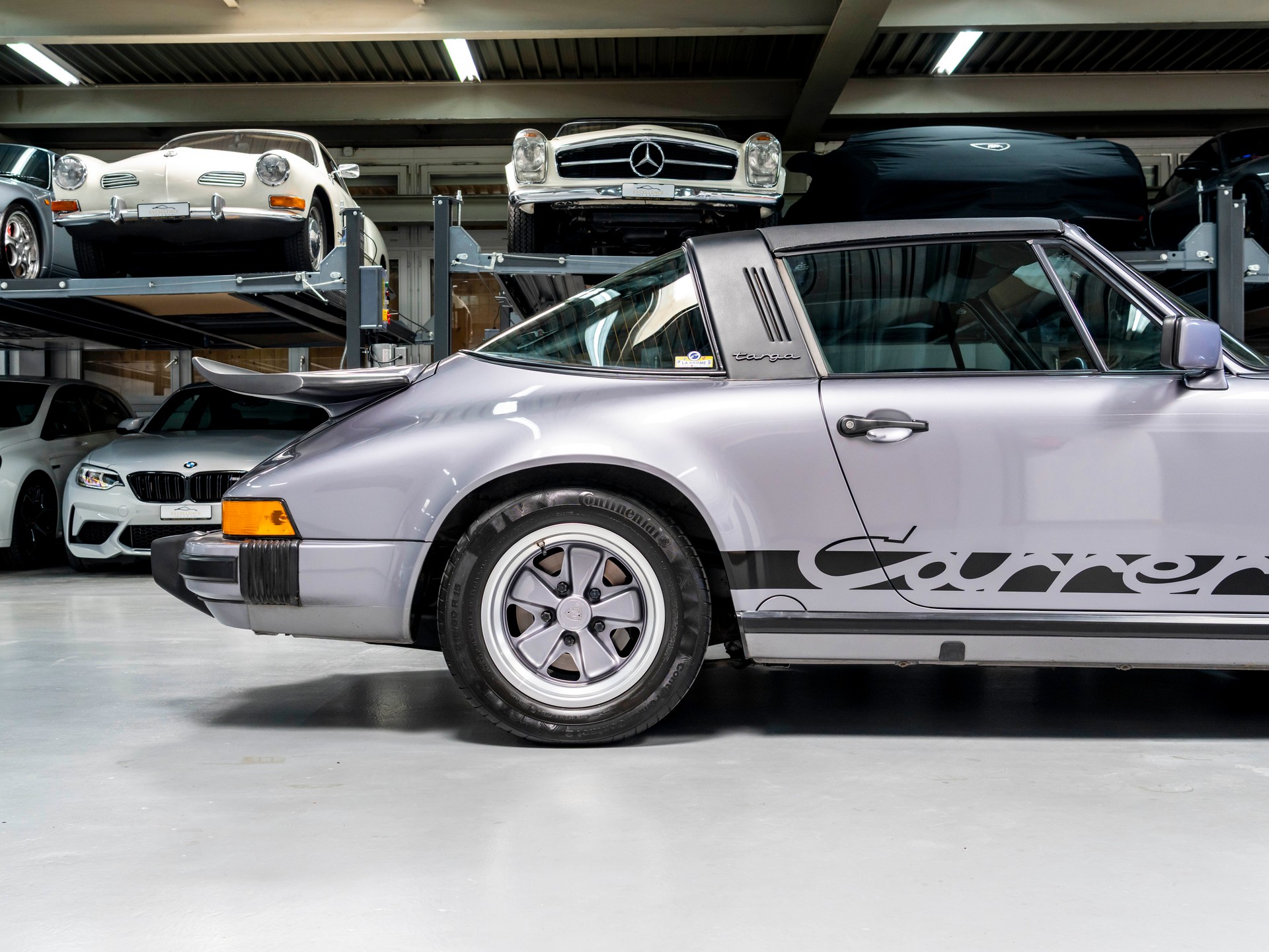PORSCHE Carrera 3.2 Targa Jubileé 1 OF 165-image-12
