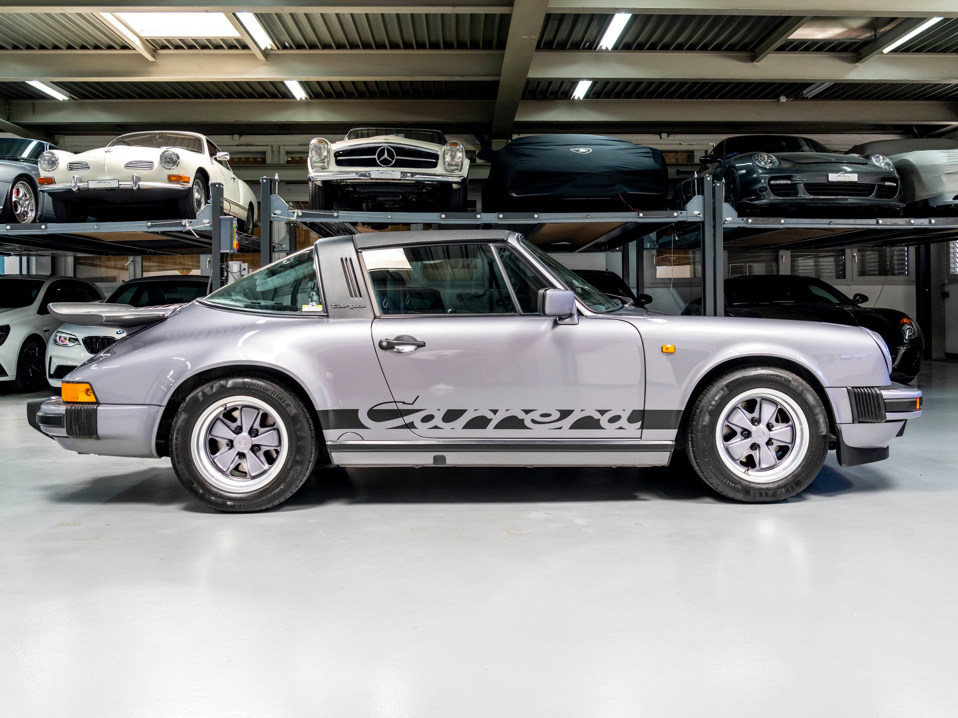 PORSCHE Carrera 3.2 Targa Jubileé 1 OF 165-image-4
