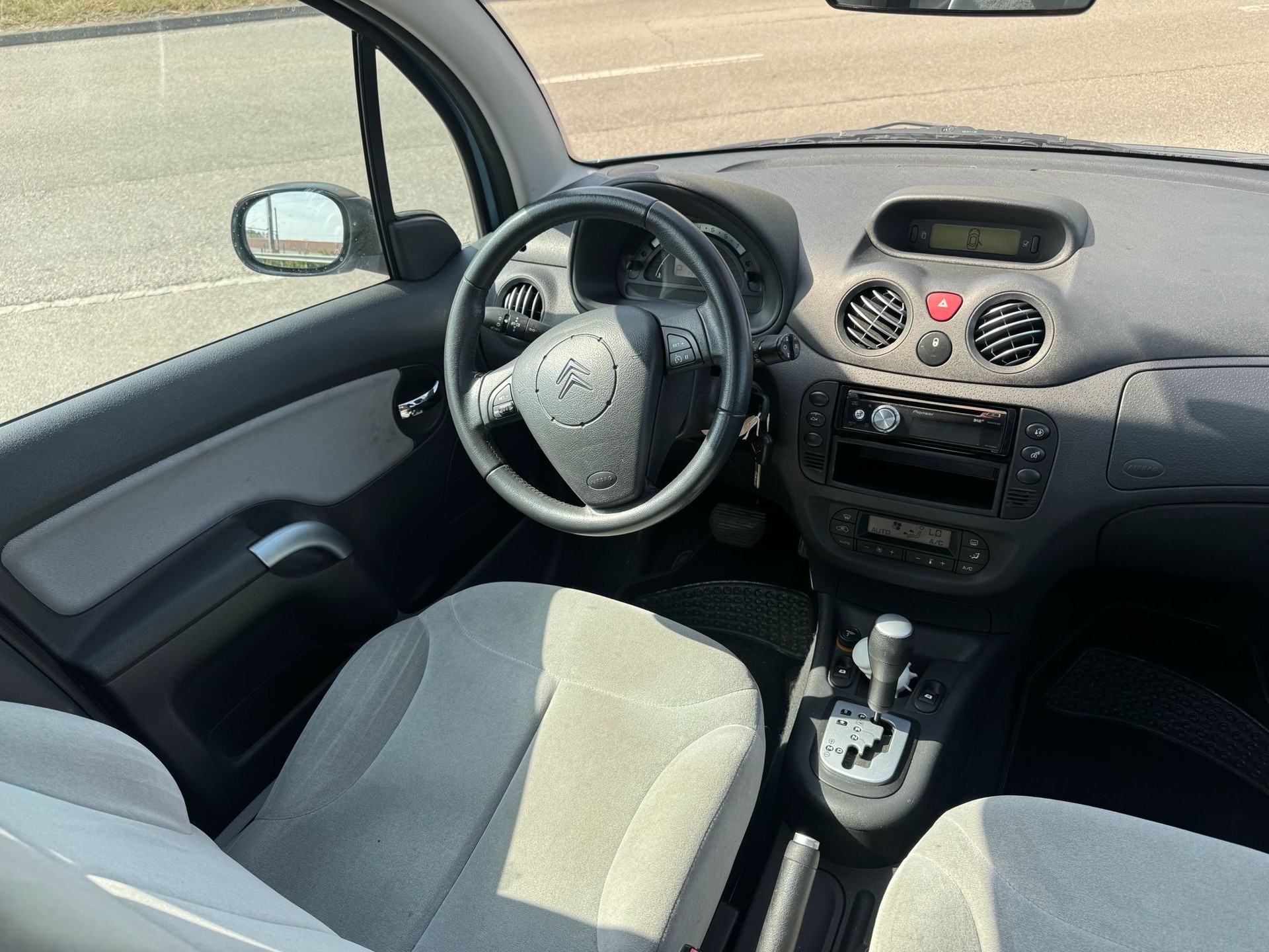 CITROEN 1.4i-image-9