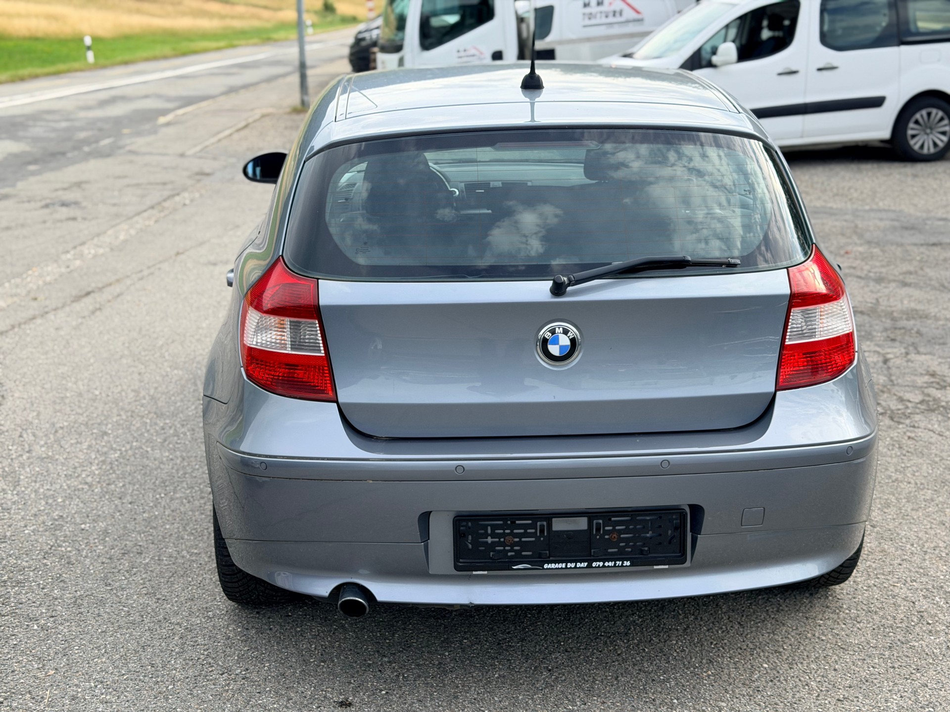 BMW 120i-image-4