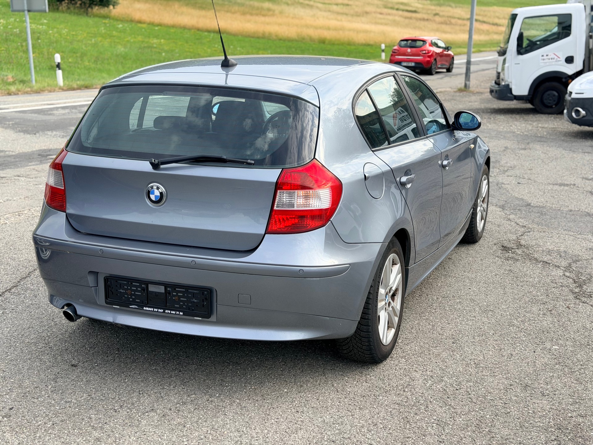 BMW 120i-image-3