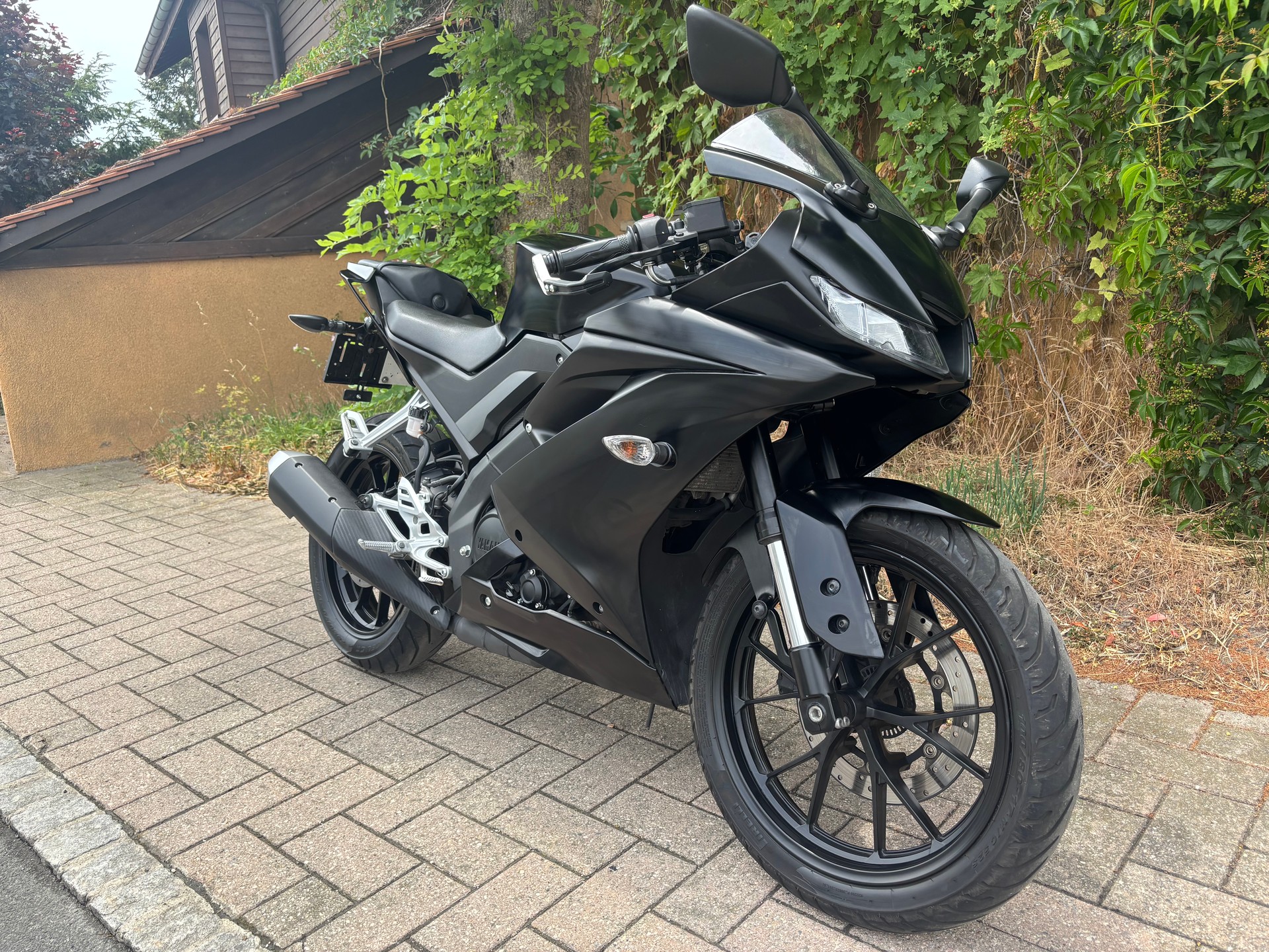 YAMAHA R 125-image-1