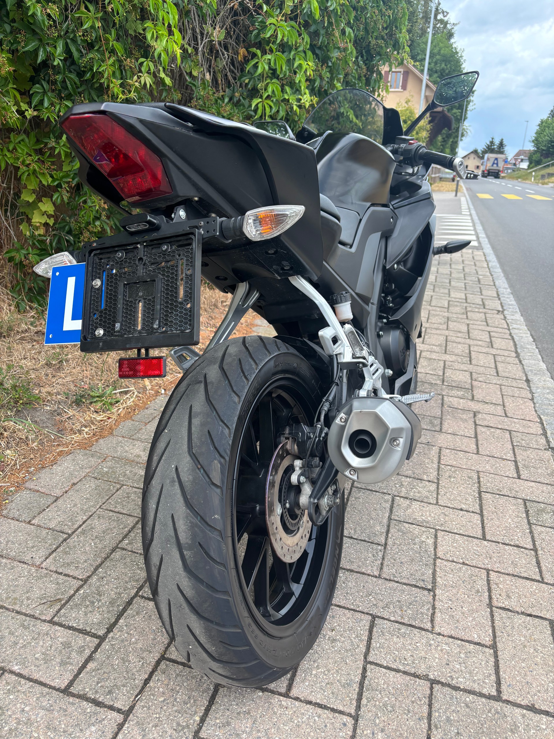 YAMAHA R 125-image-8