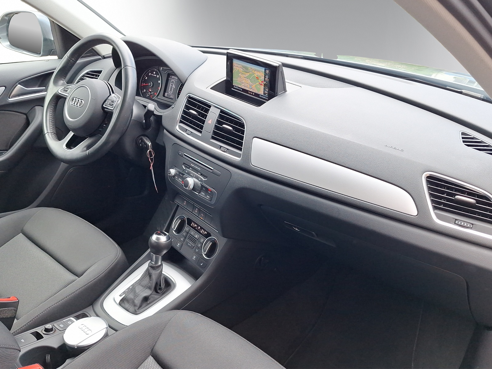 AUDI Q3 1.4 TFSI S-Tronic-image-11