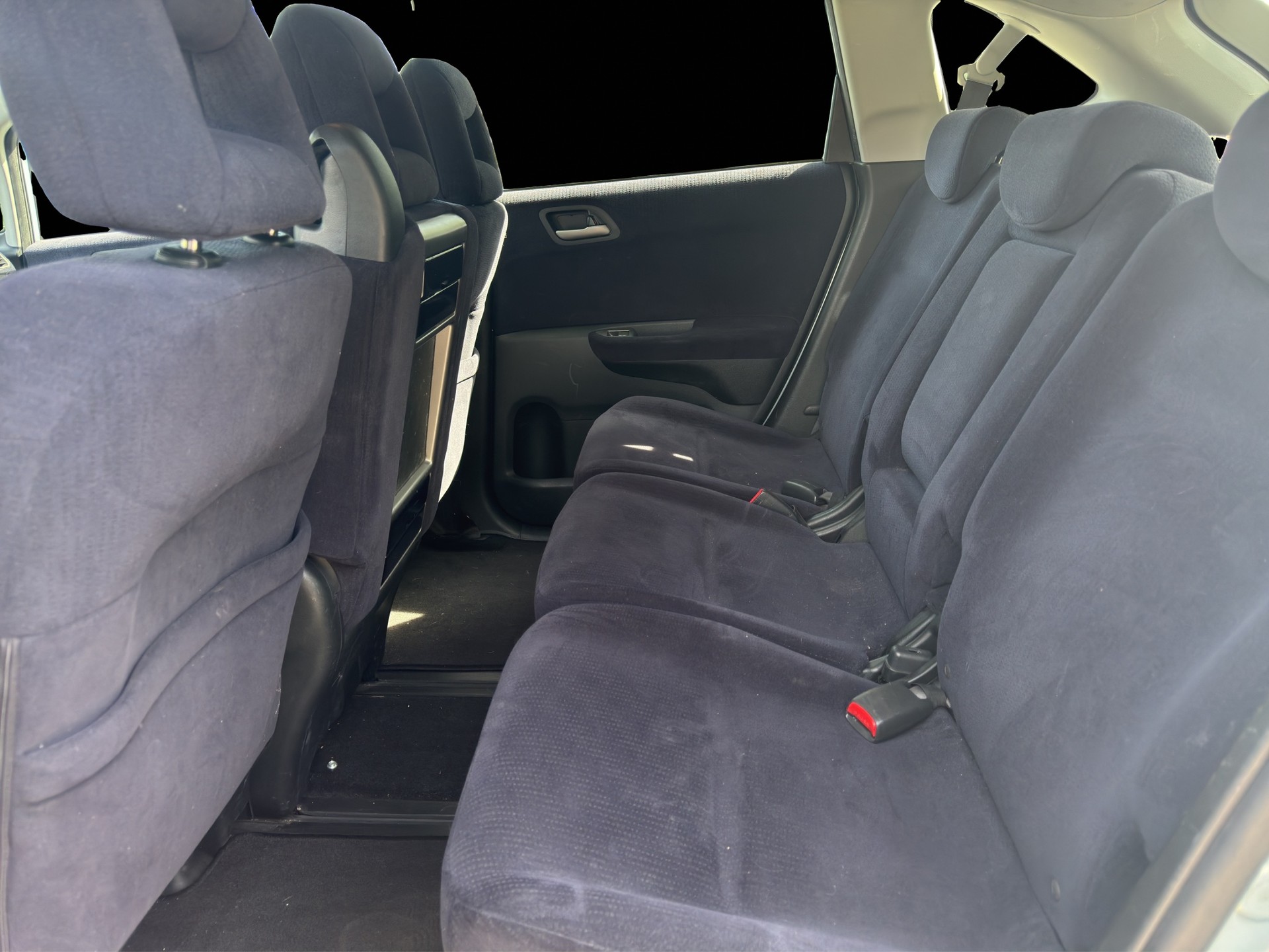 HONDA FR-V 1.8i Swiss Automatic-image-13