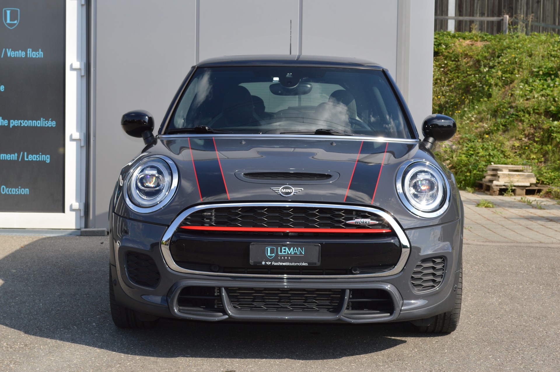 MINI Cooper John Cooper Works-showroom-element-1