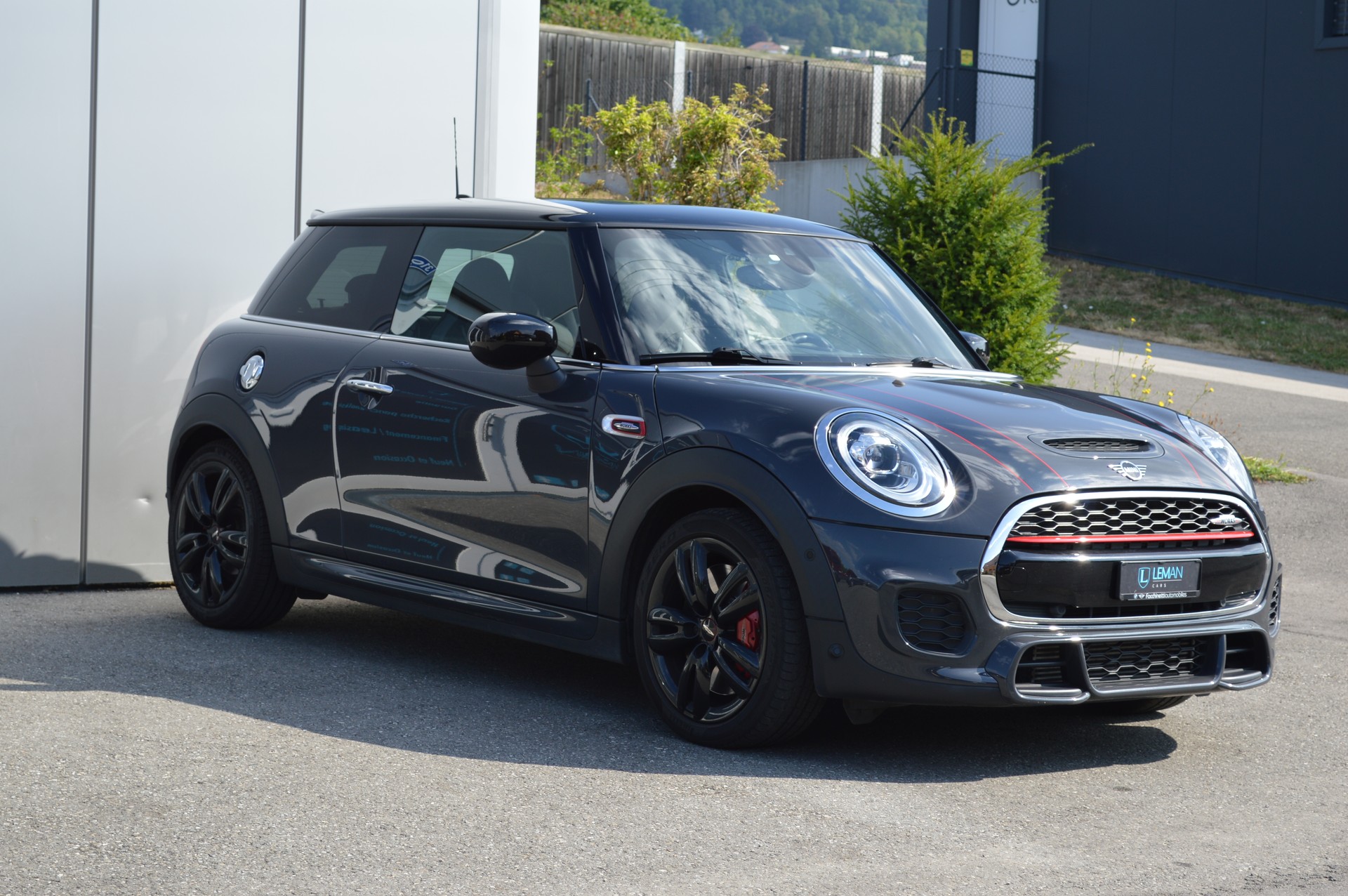 MINI Cooper John Cooper Works-showroom-element-2
