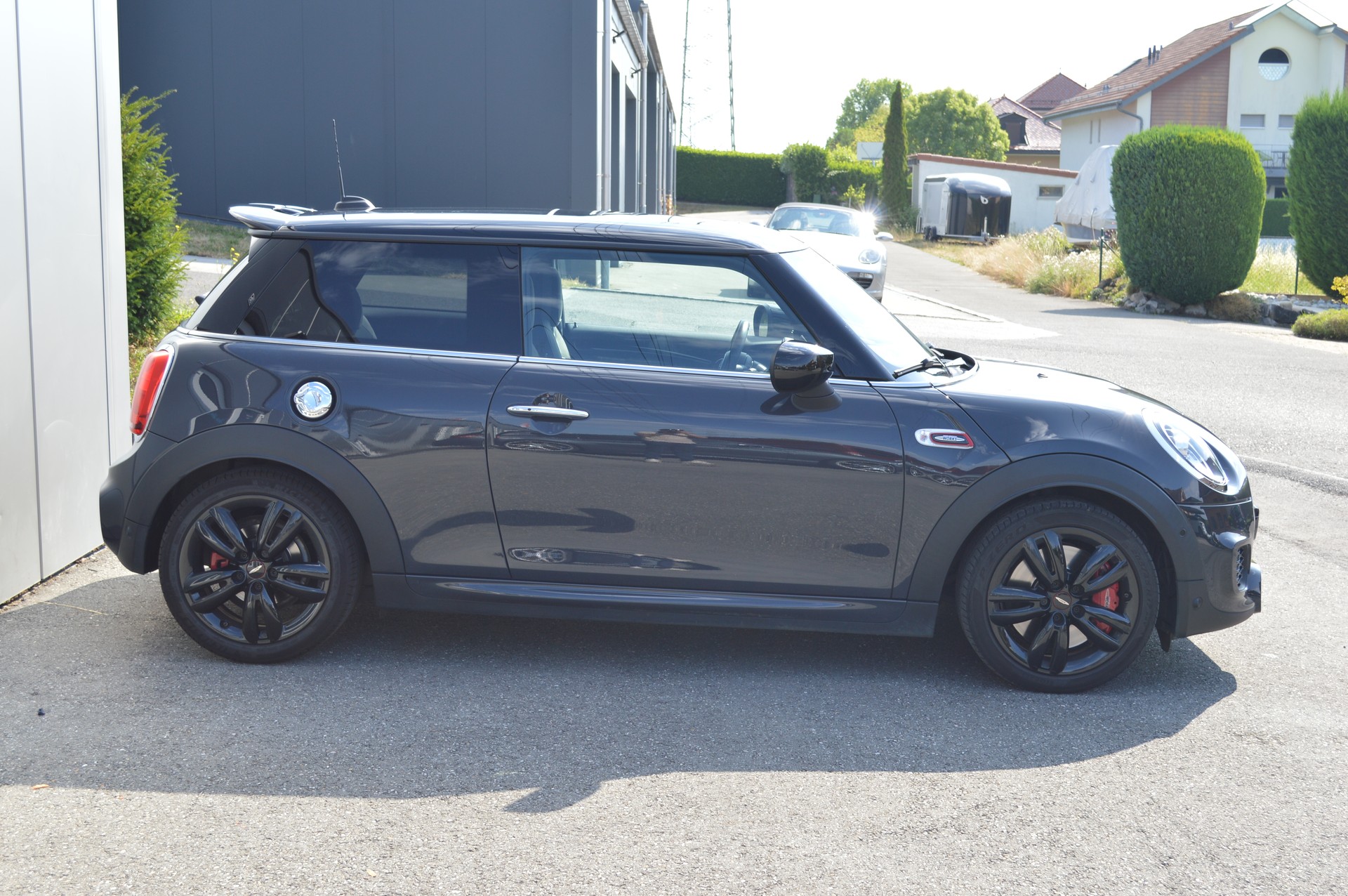 MINI Cooper John Cooper Works-showroom-element-3