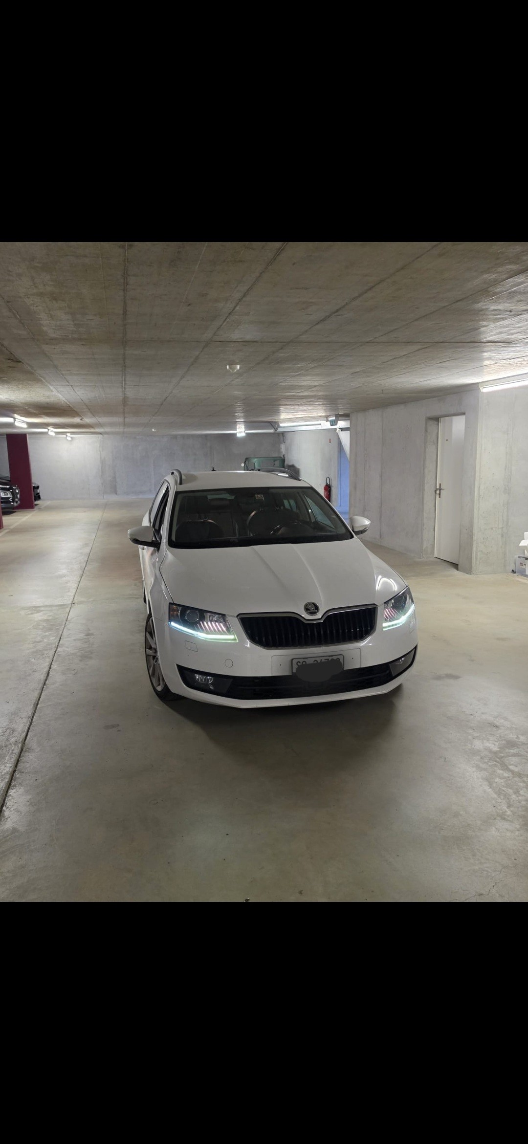 SKODA Octavia Combi 2.0 TDI Elegance DSG