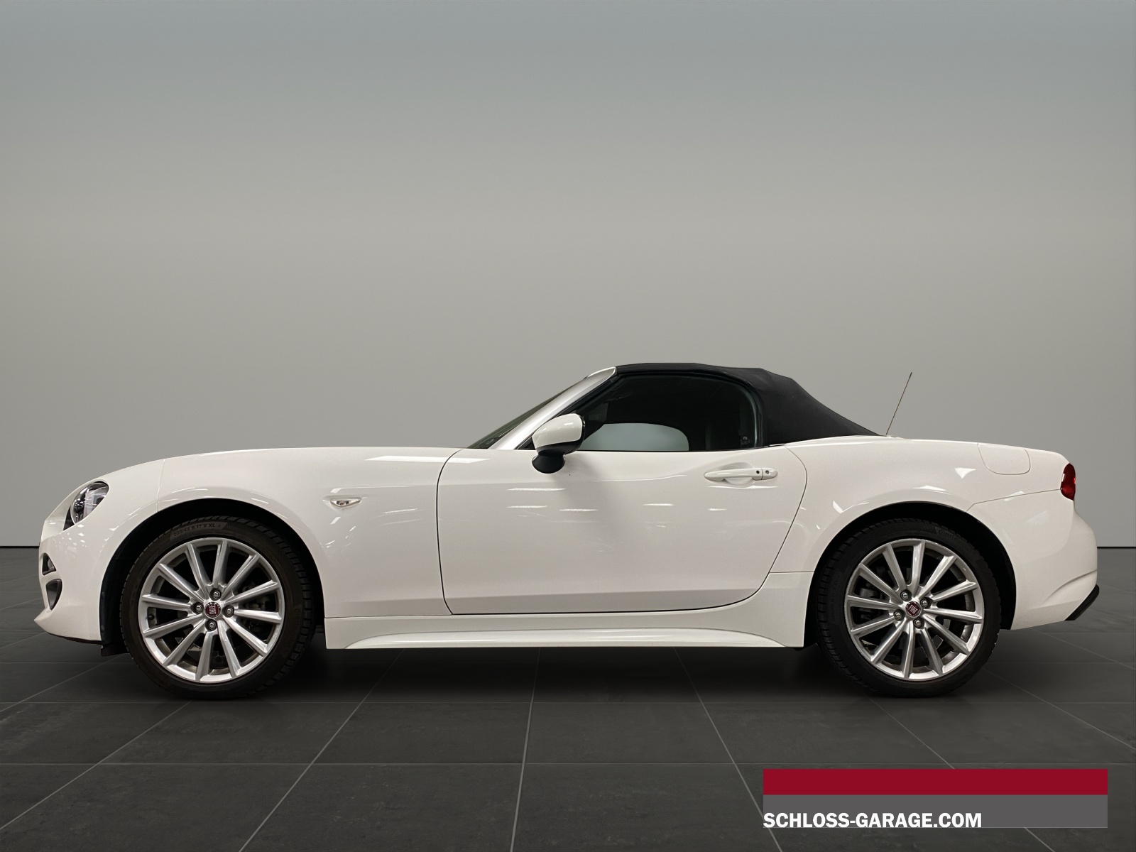 FIAT 124 Spider 1.4 140 Lusso-showroom-element-1