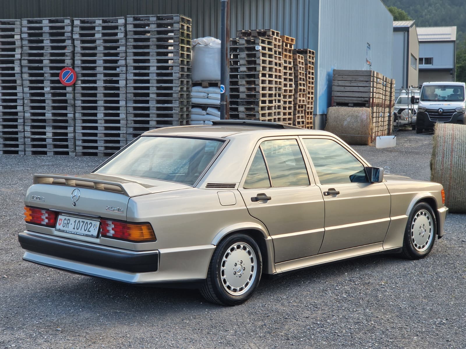 MERCEDES-BENZ 190 E 2.5-16-image-1
