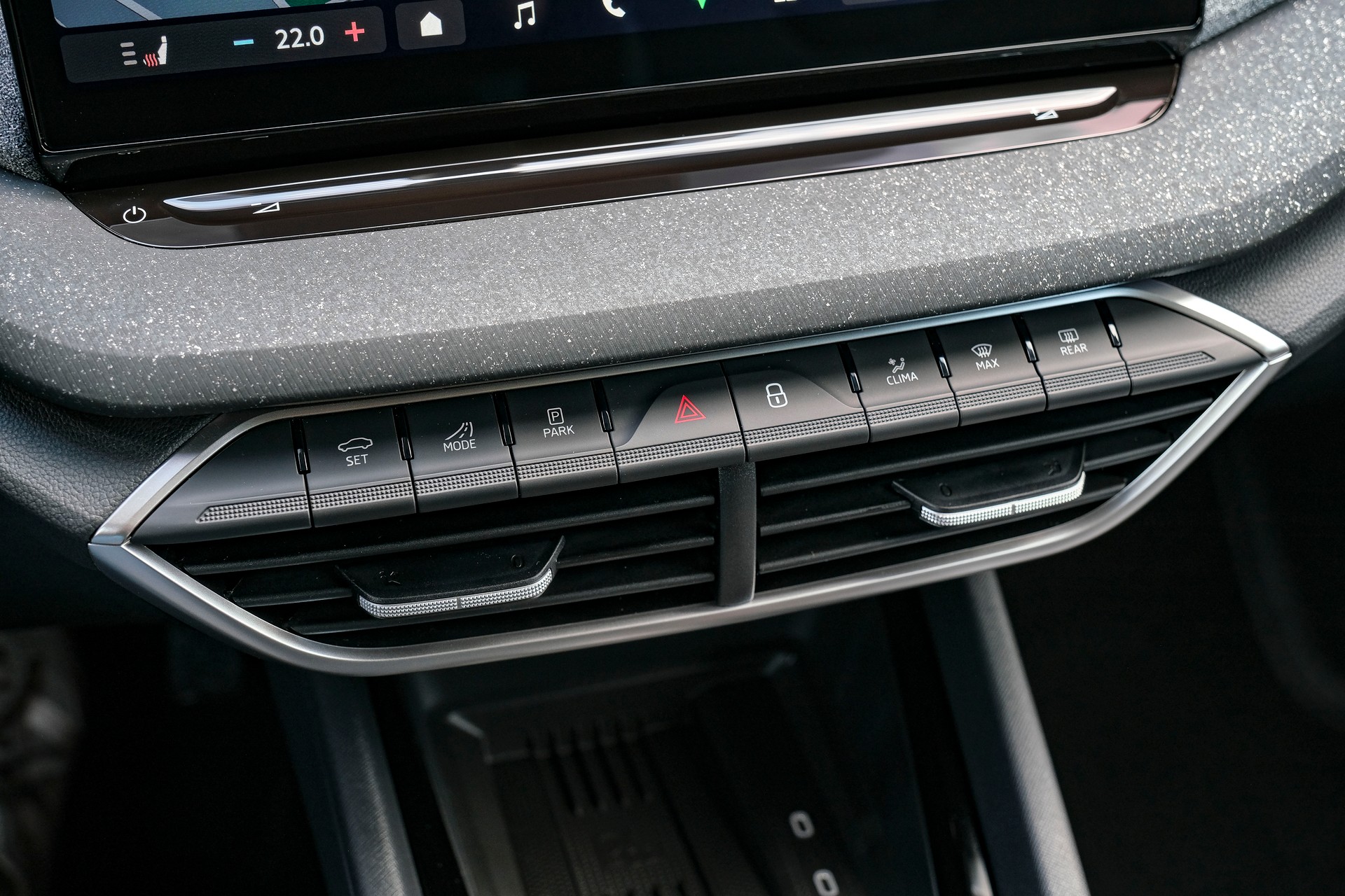 SKODA Octavia Combi 1.5 TSI mHEV DSG Selection-image-19