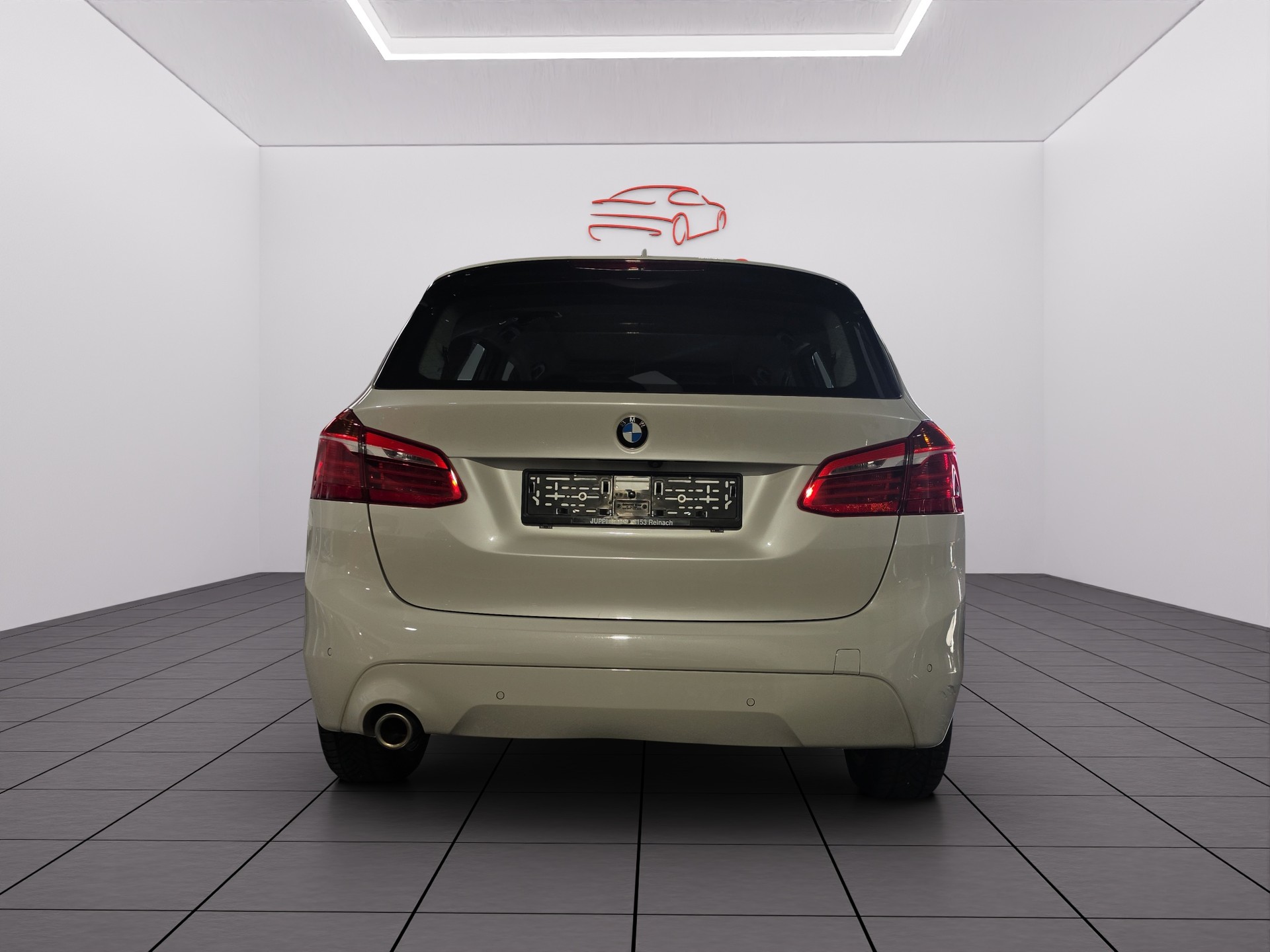 BMW 218i Active Tourer DKG-showroom-element-3