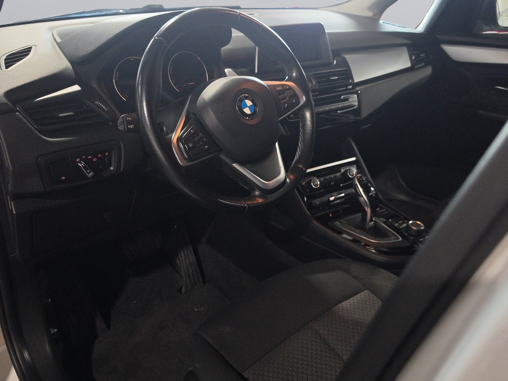 BMW 218i Active Tourer DKG-image-9
