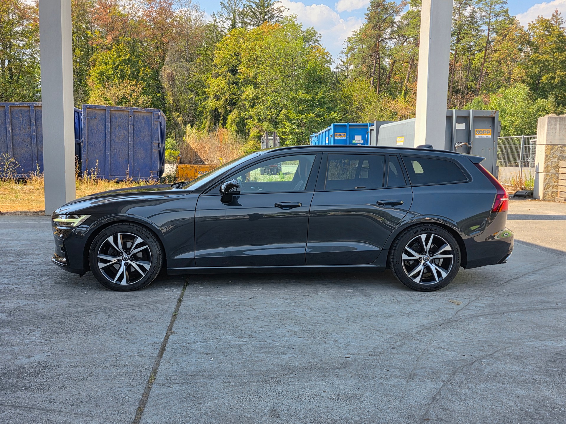 VOLVO V60 D3 AWD R-Design Geartronic / Neu ab Mfk.-image-2