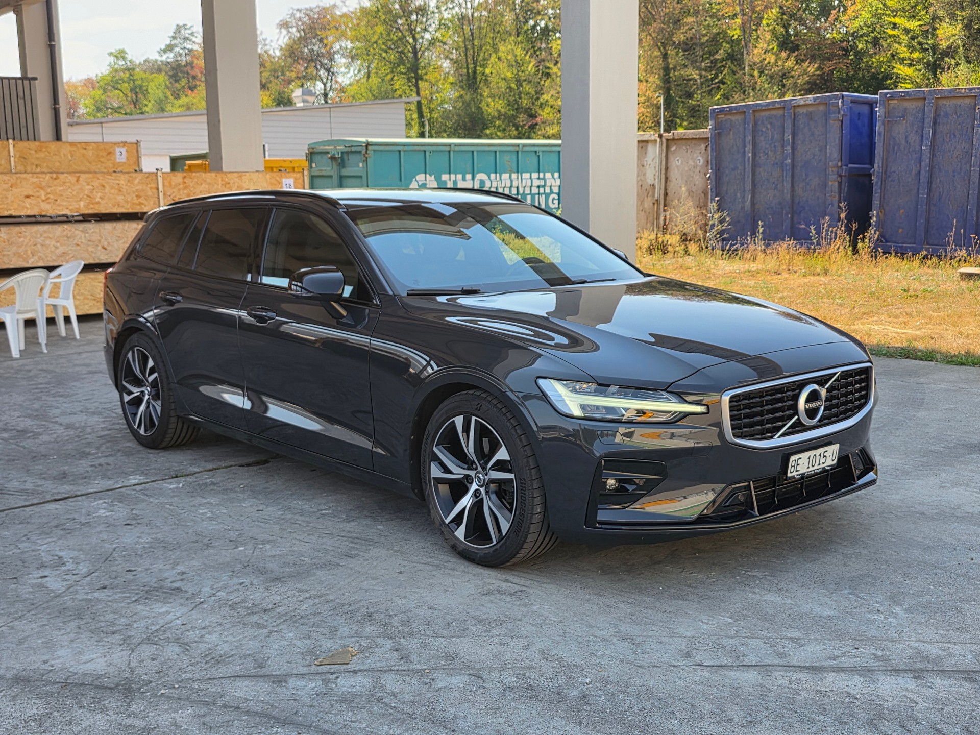 VOLVO V60 D3 AWD R-Design Geartronic / Neu ab Mfk.