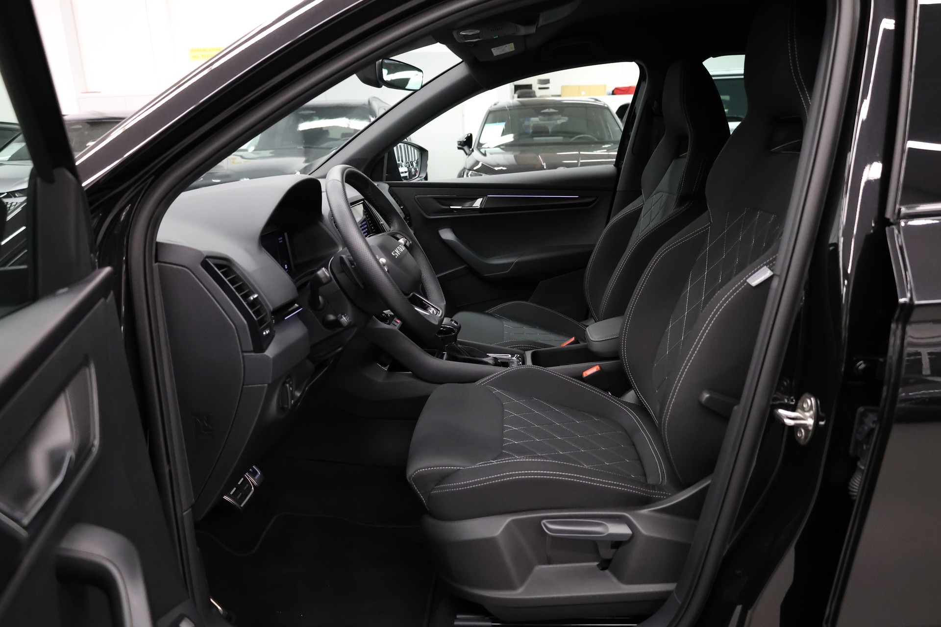 SKODA Karoq 1.5 TSI SportLine DSG-image-14