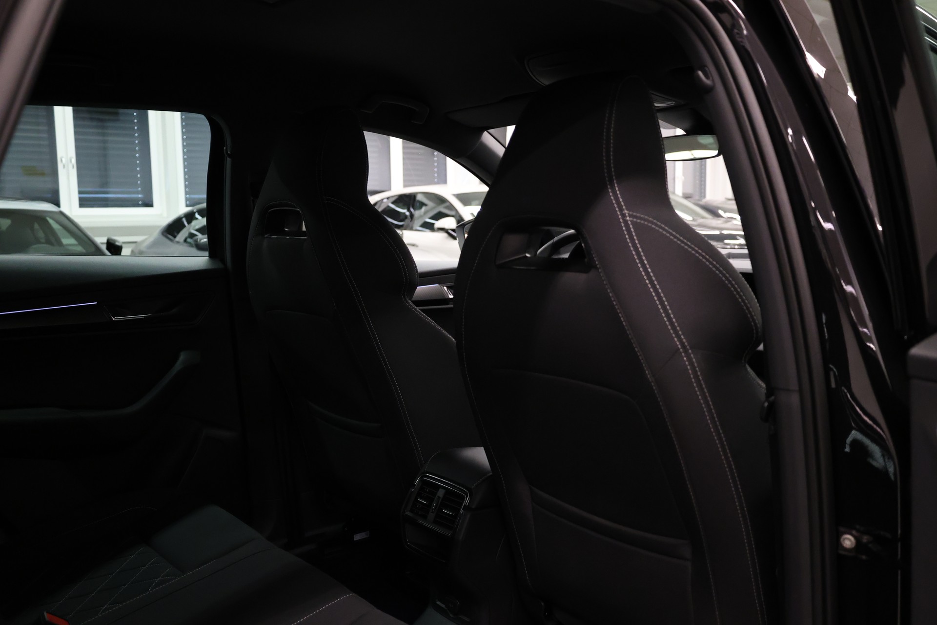 SKODA Karoq 1.5 TSI SportLine DSG-image-23