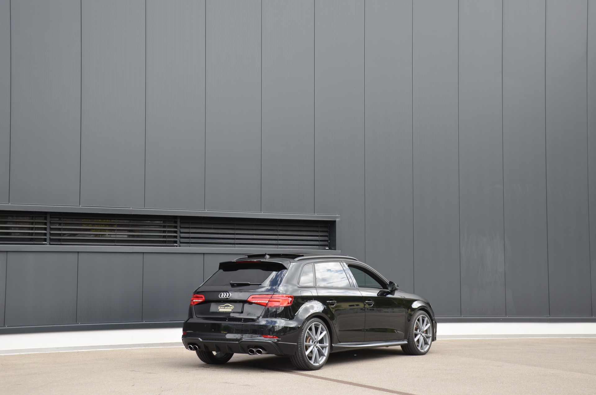 AUDI S3 Sportback 2.0 TFSI quattro S-tronic-showroom-element-2