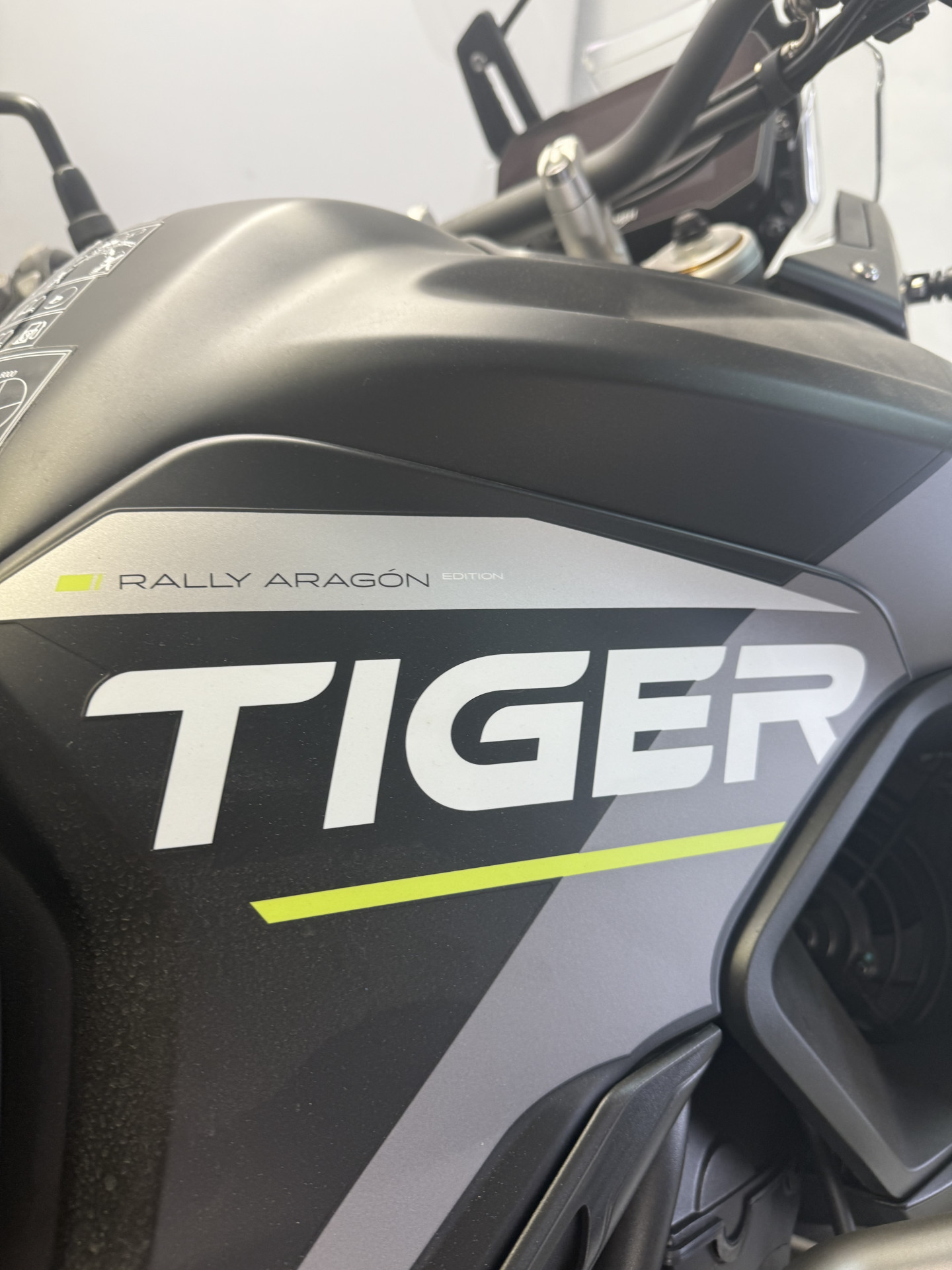 TRIUMPH Tiger 900 Rally Aragon Edition-image-2