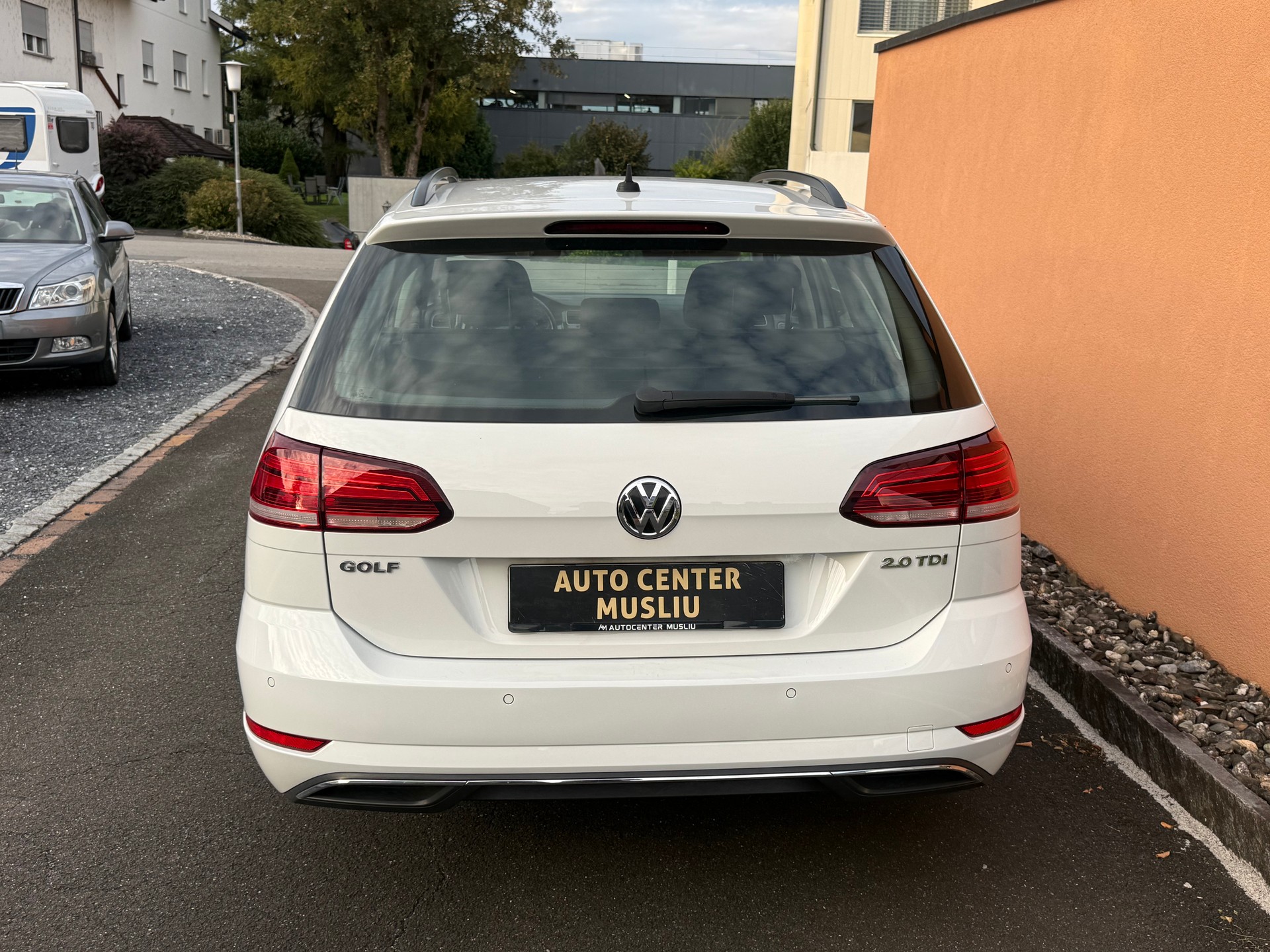 VW Golf Variant 2.0 TDI Comfortline-image-5