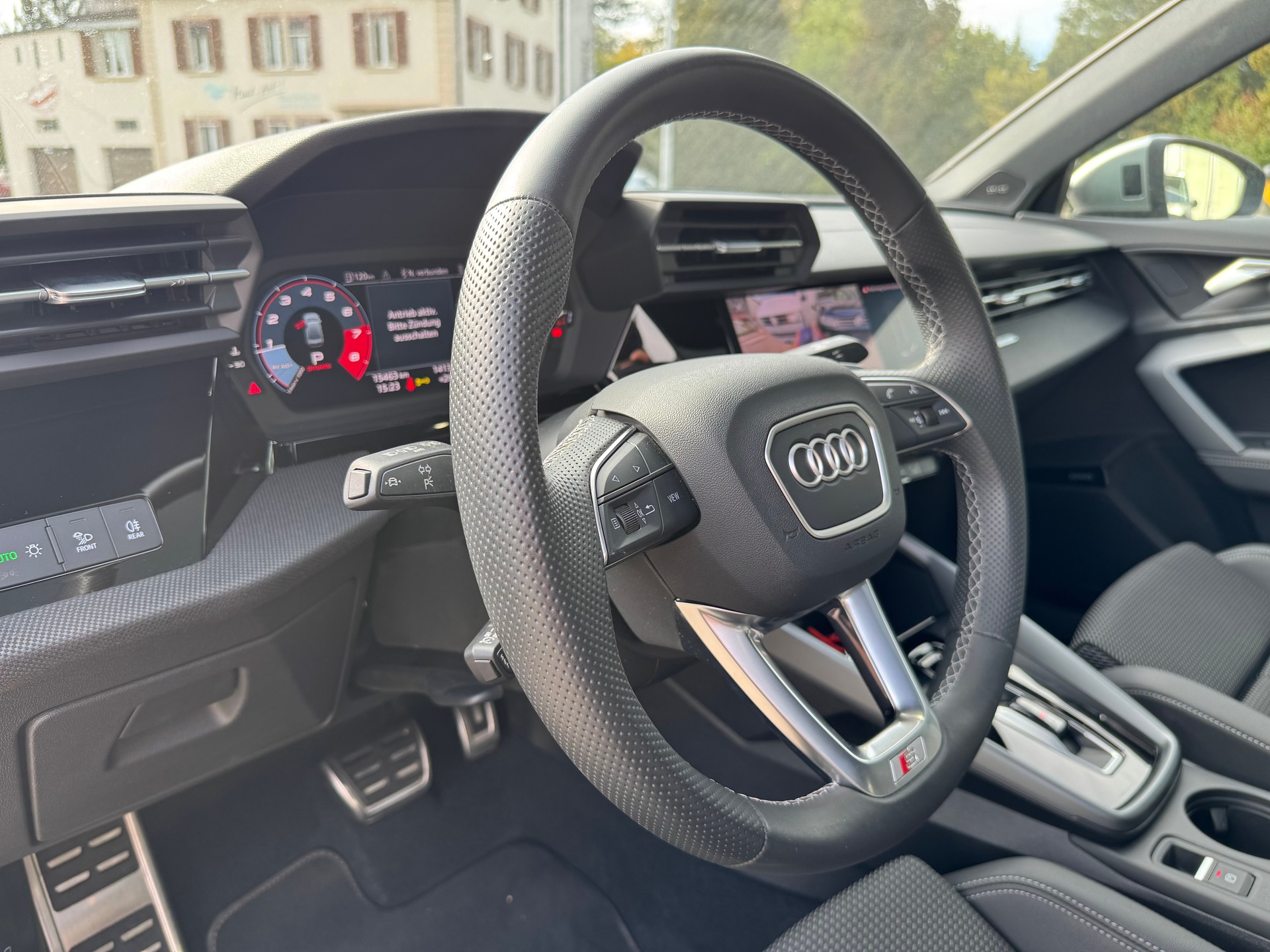 AUDI AUDI S3 Limousine *Performance Akrapovic* TFSI quattro S-tronic-image-18