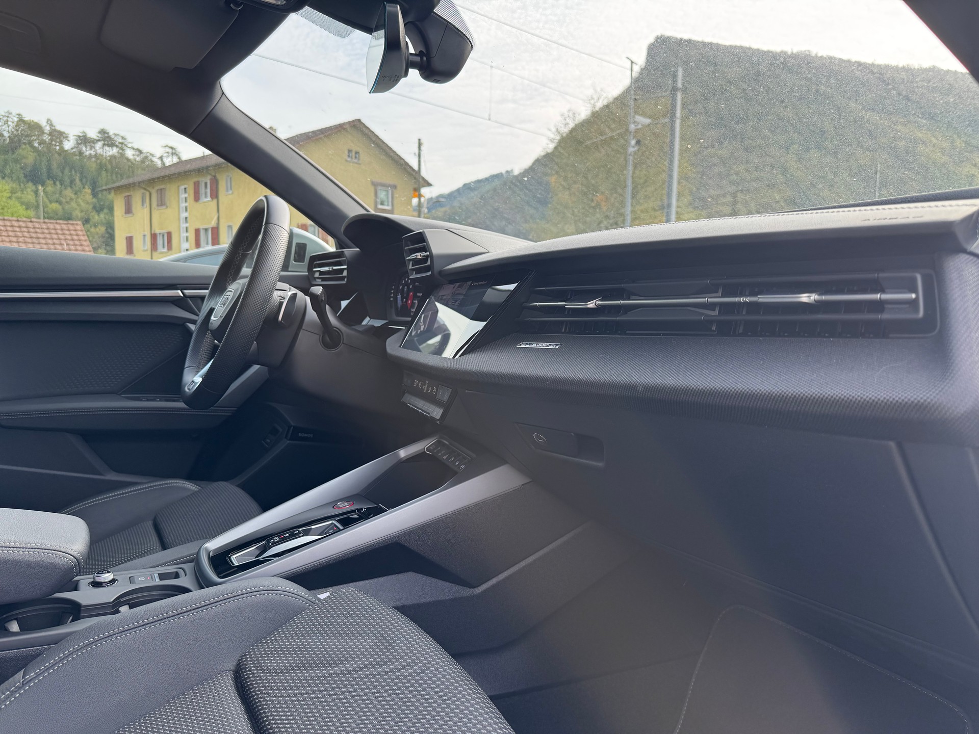 AUDI AUDI S3 Limousine *Performance Akrapovic* TFSI quattro S-tronic-image-19