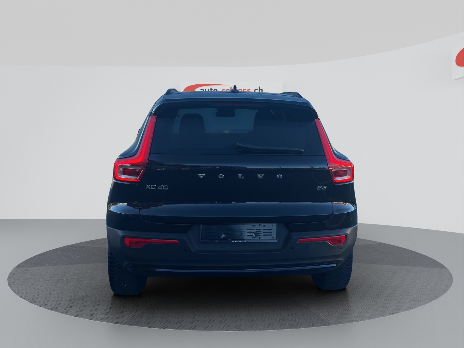 VOLVO XC40 B3 Benzin Mild Hybrid Plus Dark DCT-showroom-element-3