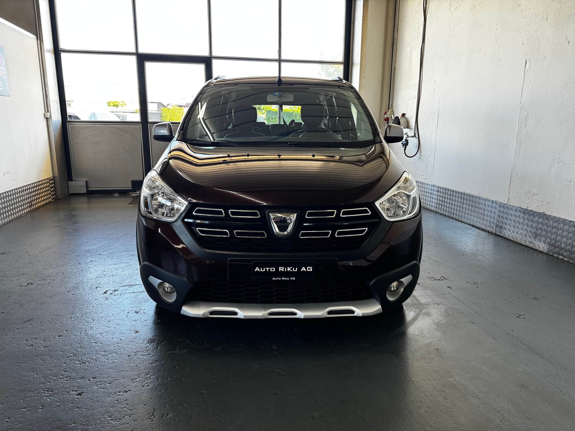 DACIA Lodgy 1.2 T Stepway 7PL-showroom-element-3
