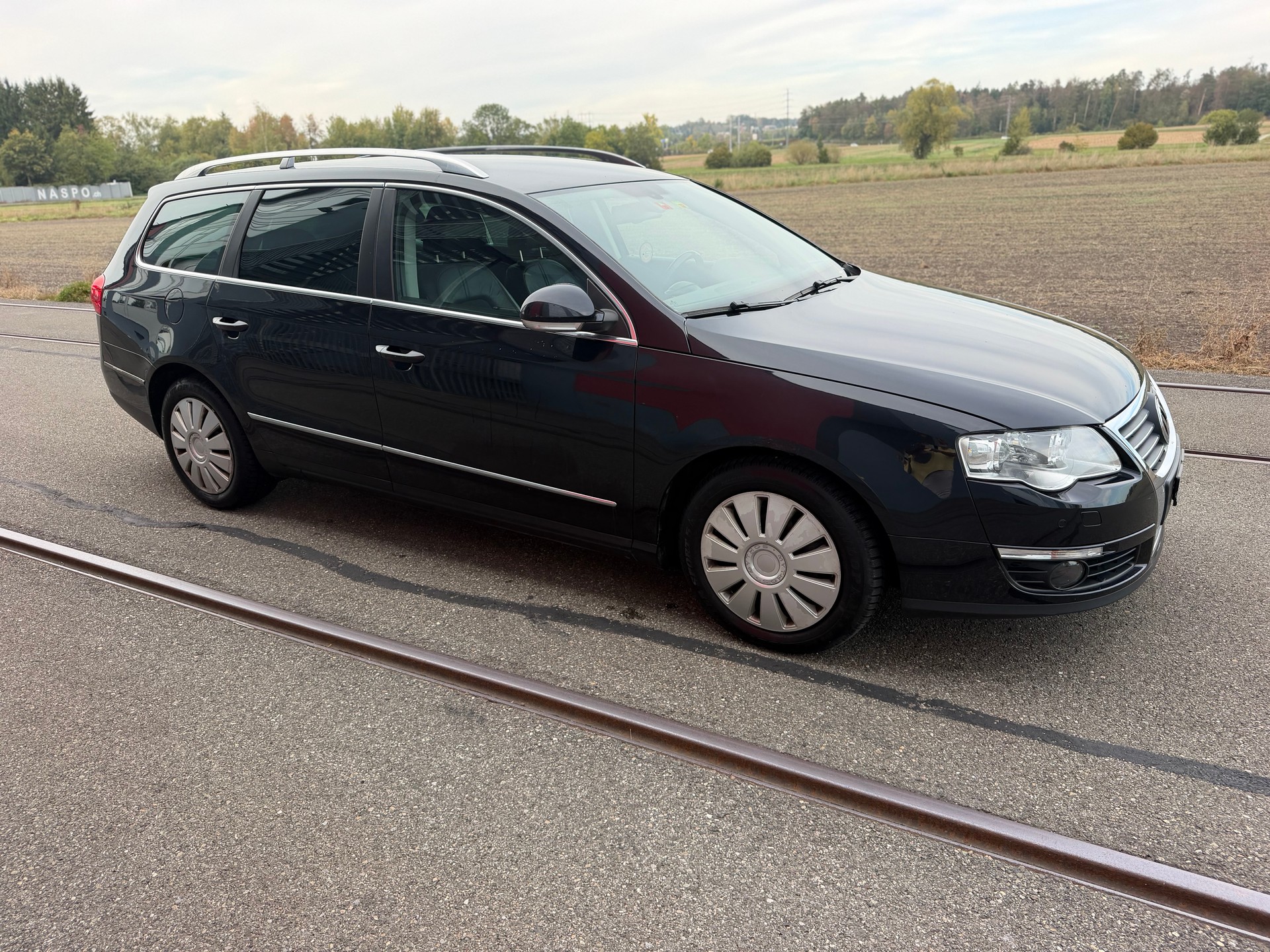 VW Passat Variant 2.0 FSI Highline 4Motion-showroom-element-2