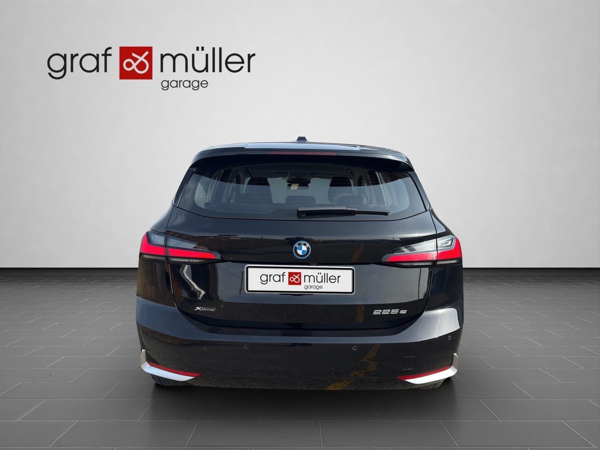 BMW 225e xDrive Active Tourer-image-14