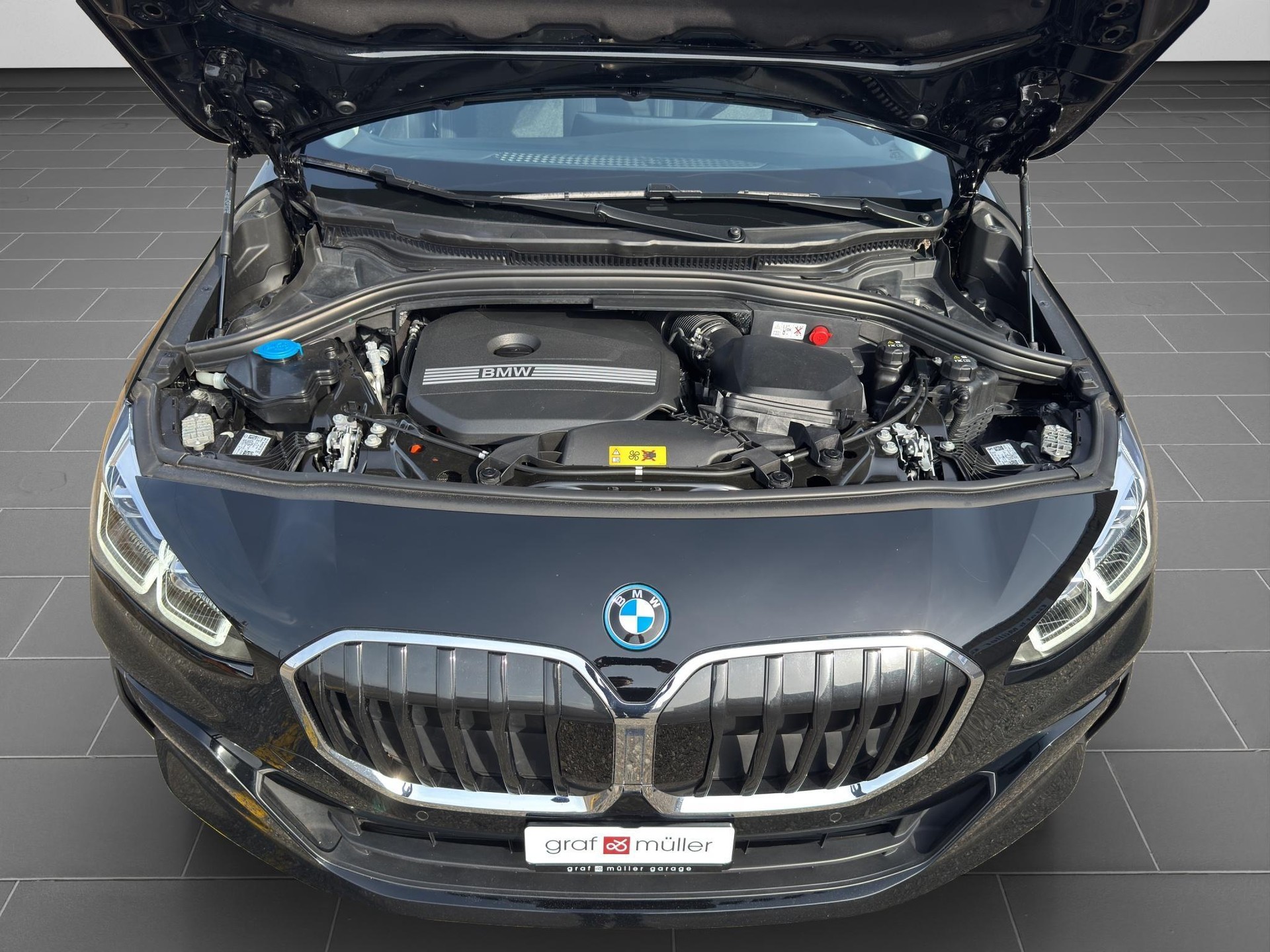 BMW 225e xDrive Active Tourer-image-18