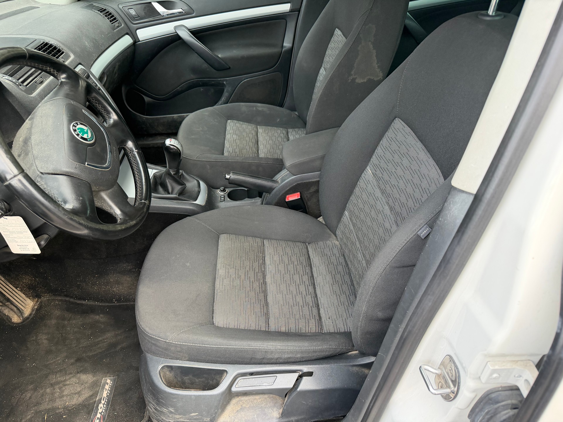 SKODA Octavia Combi 1.8 TSI Swiss Adventure 4x4-image-5