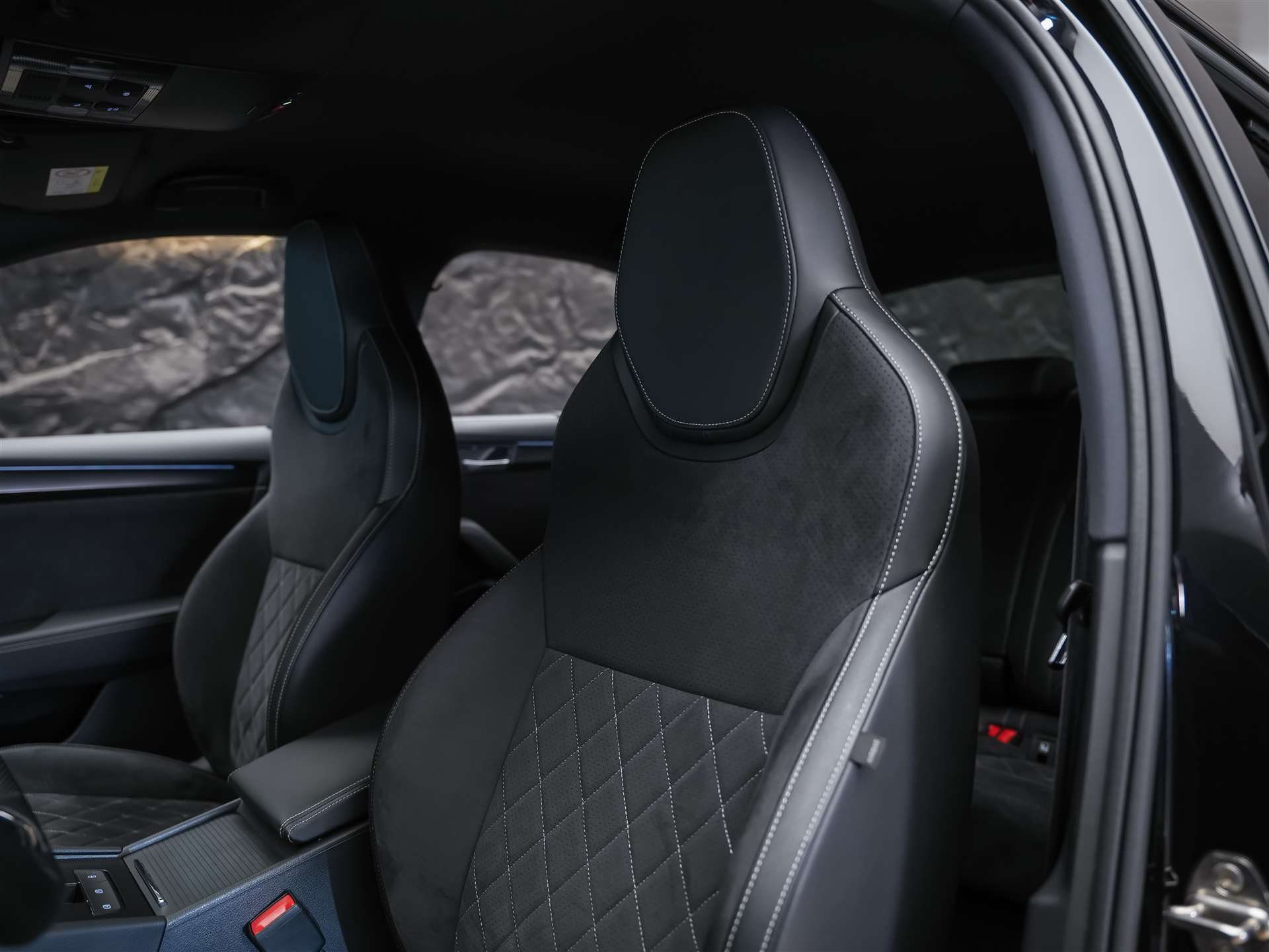 SKODA Superb Limousine 2.0 TSI SportLine 4x4 DSG *Standheizung*CANTON Soundsystem*Lenkradheizung*-image-10