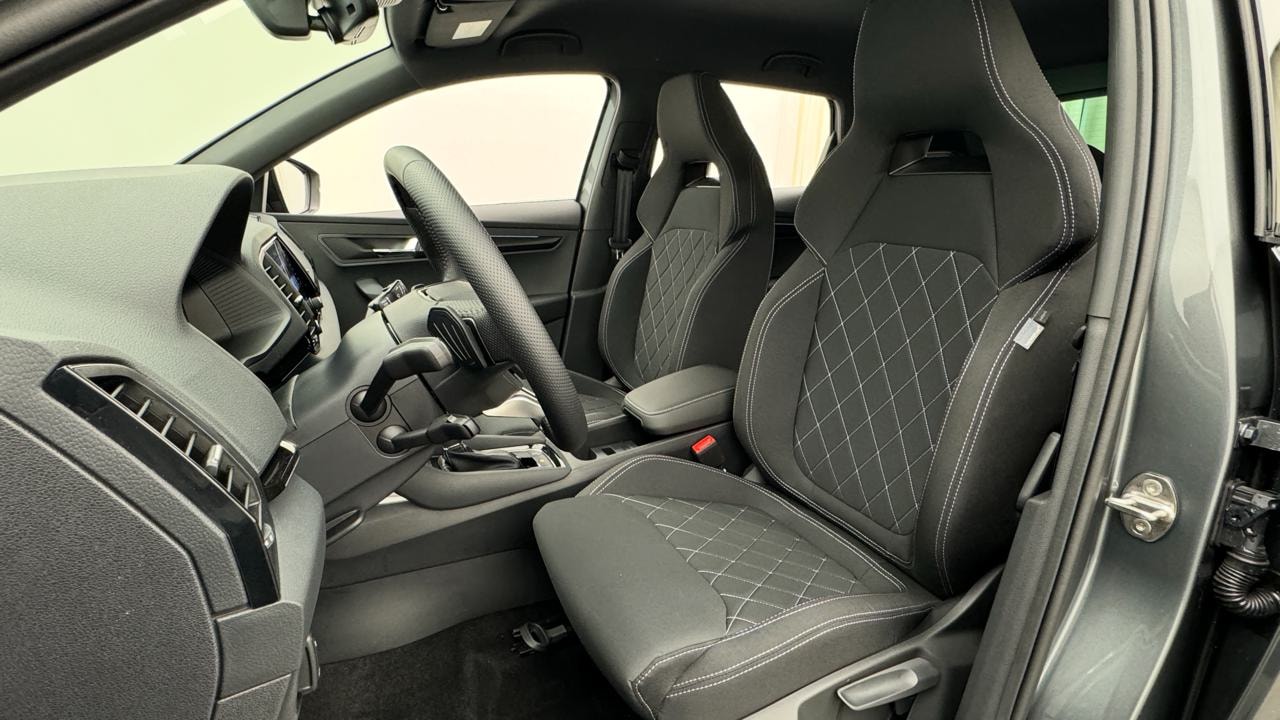 SKODA Karoq 1.5 TSI SportLine DSG-image-4