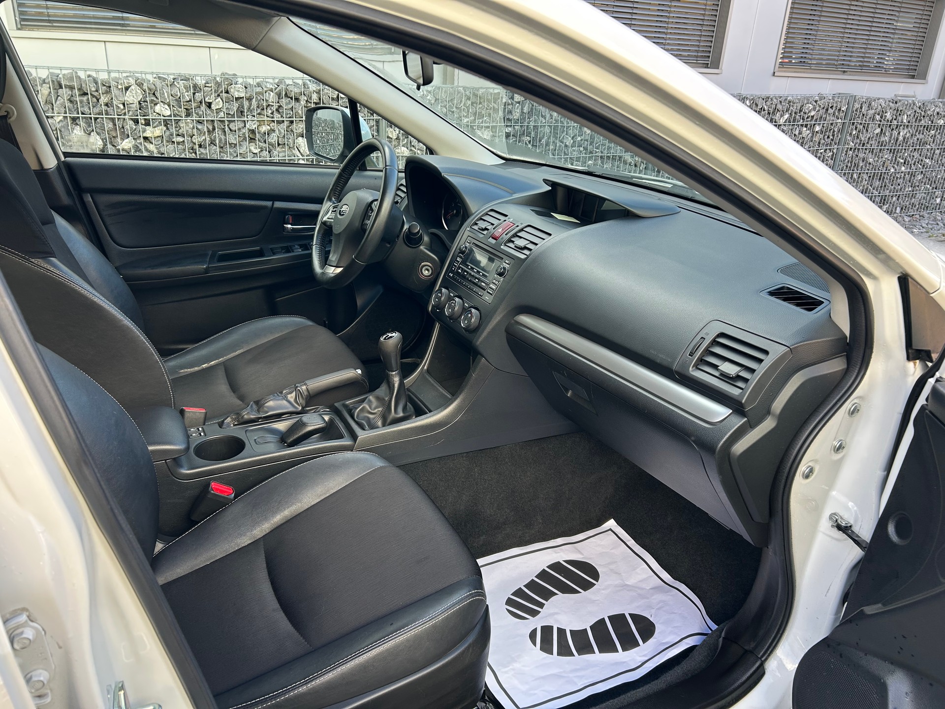 SUBARU Impreza 1.6 Swiss two-image-9