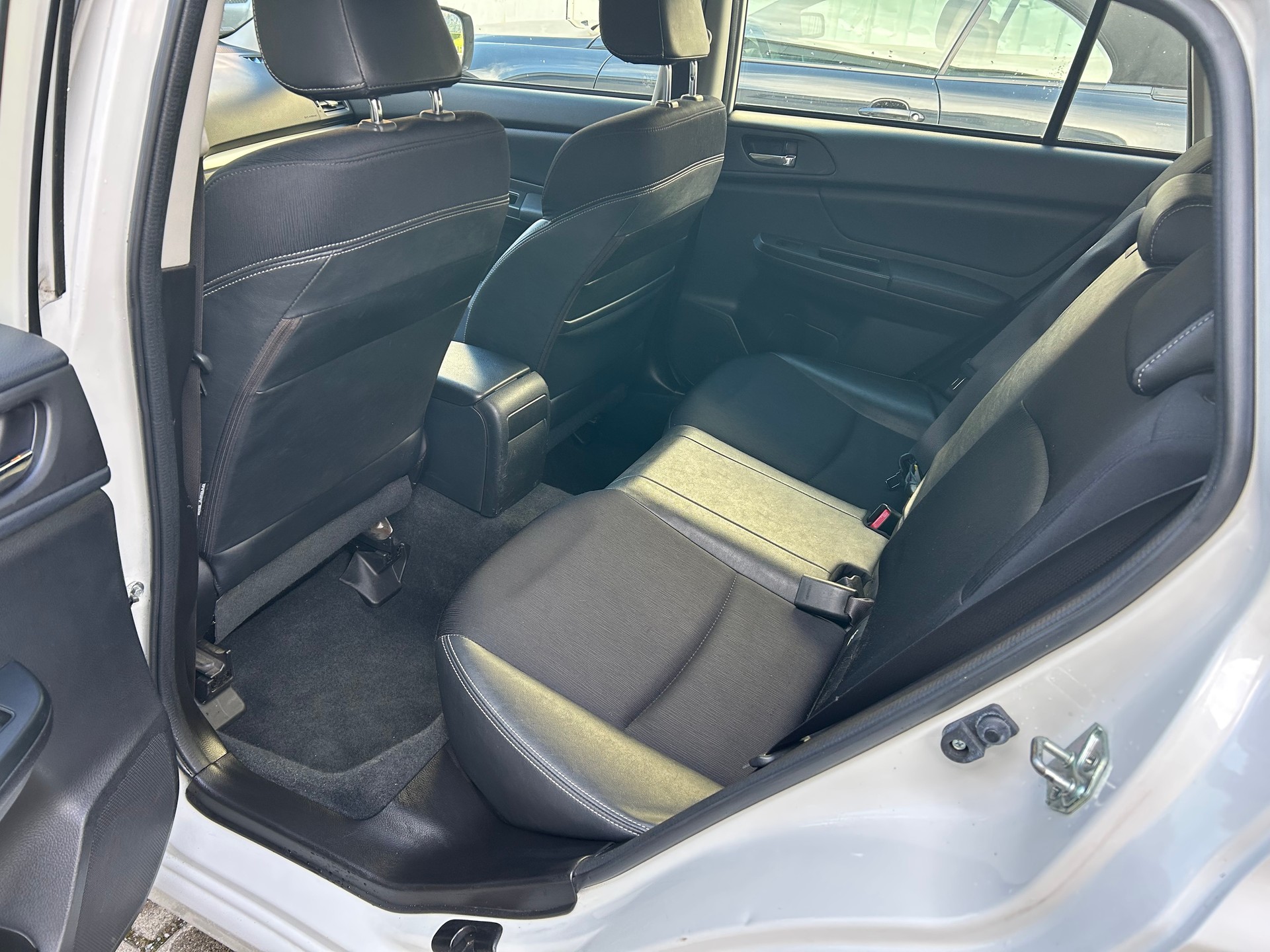 SUBARU Impreza 1.6 Swiss two-image-7