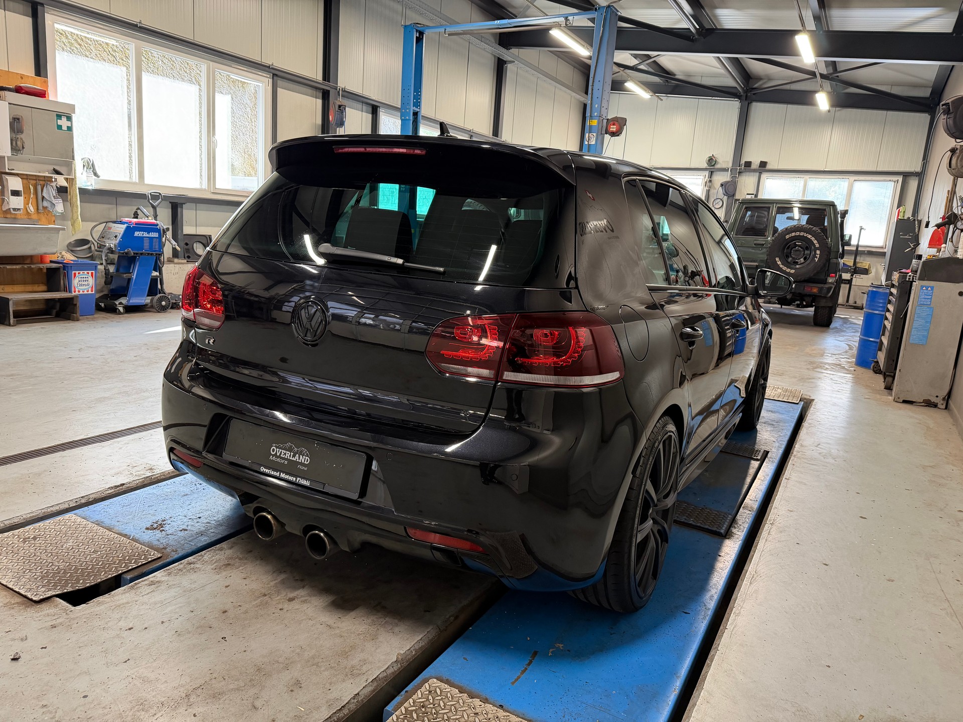 VW Golf 2.0 TSI R 4Motion DSG-image-4