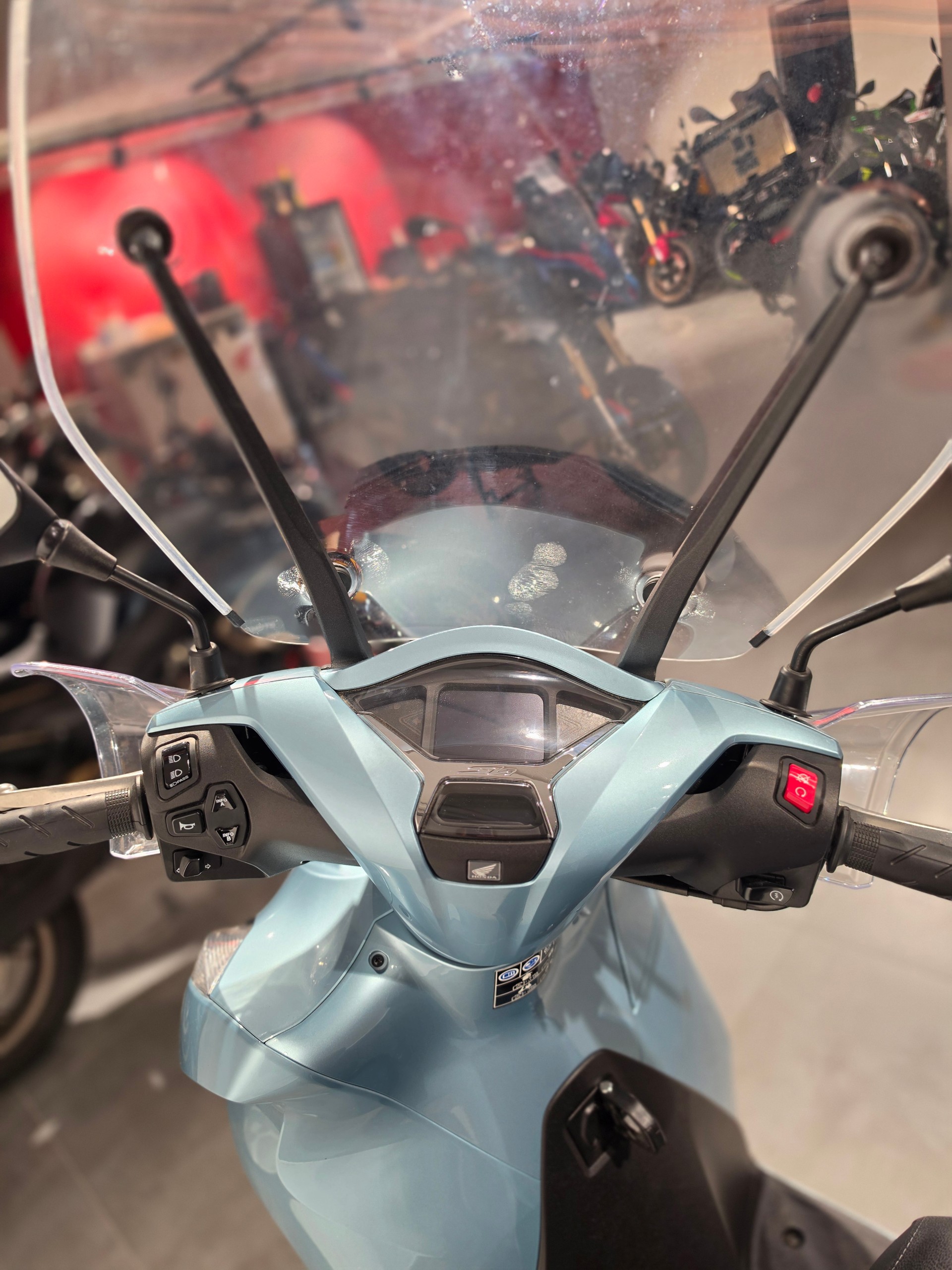 HONDA SH 350-image-4