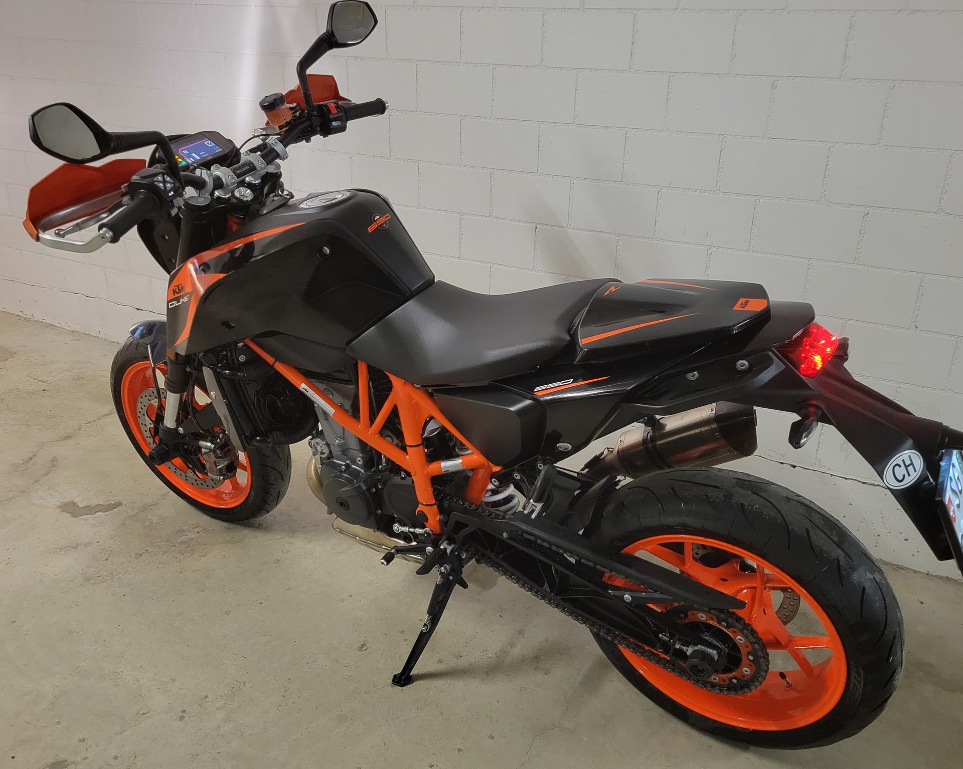 KTM 690 Duke R ABS-image-3