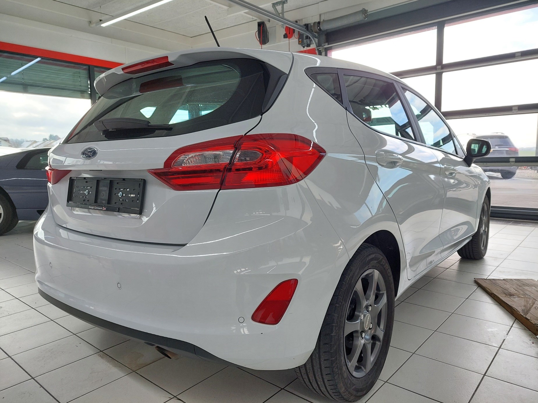 FORD Fiesta 1.0 SCTi Cool & Connect Automat-image-2