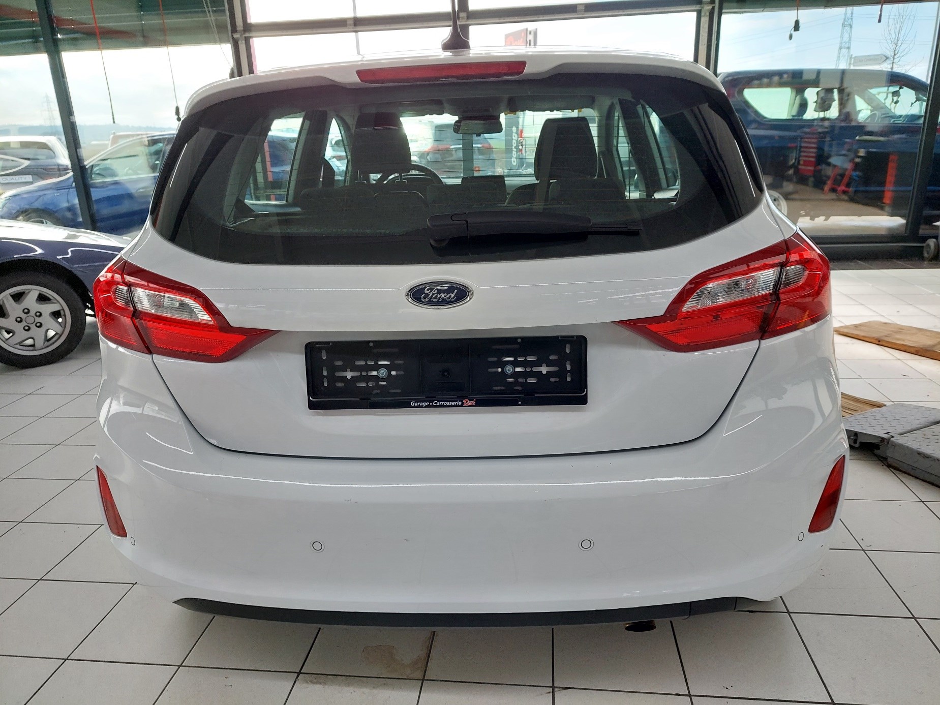 FORD Fiesta 1.0 SCTi Cool & Connect Automat-image-3